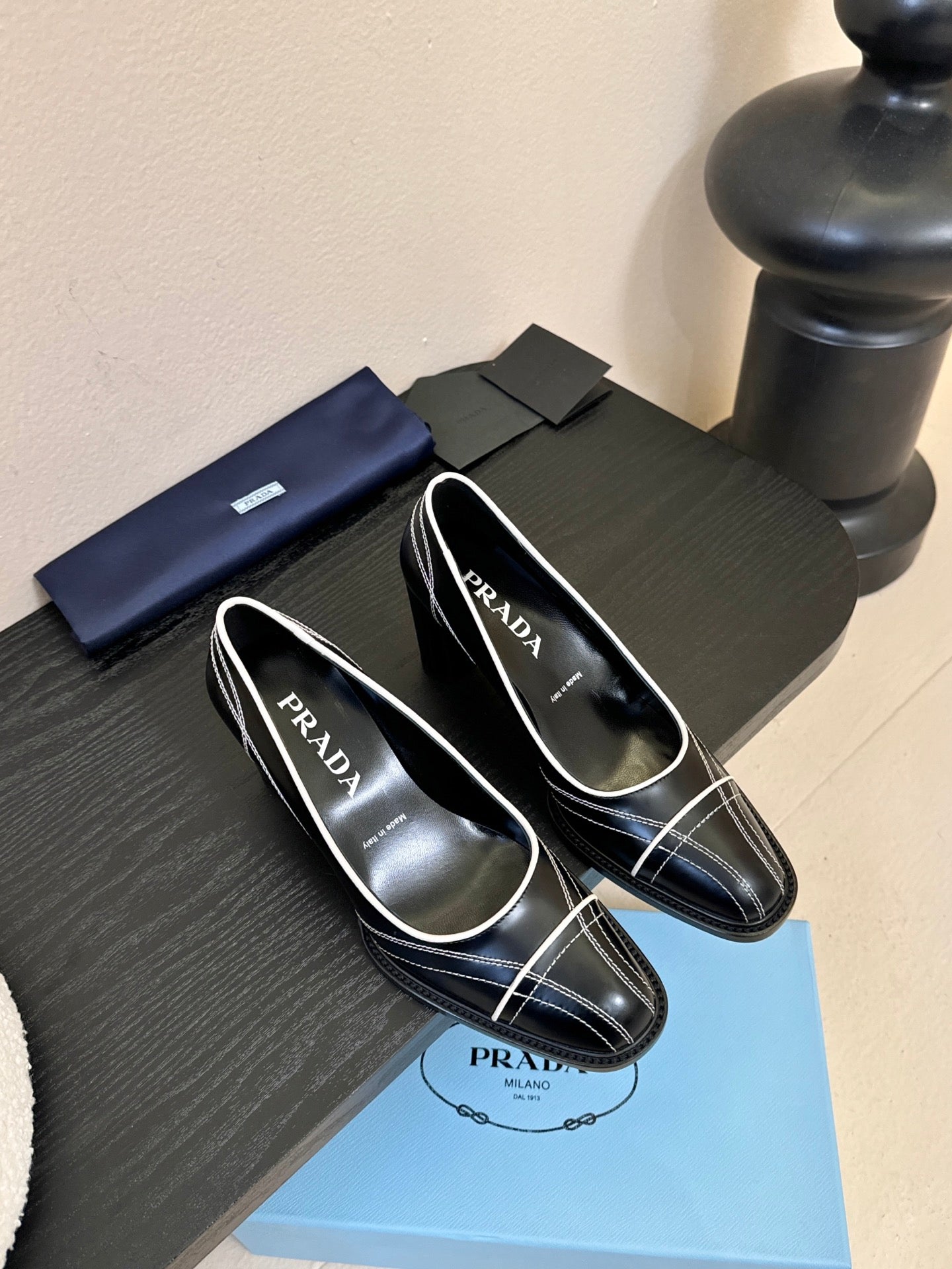 PRADA New Pumps Black in Goatskin 580375
