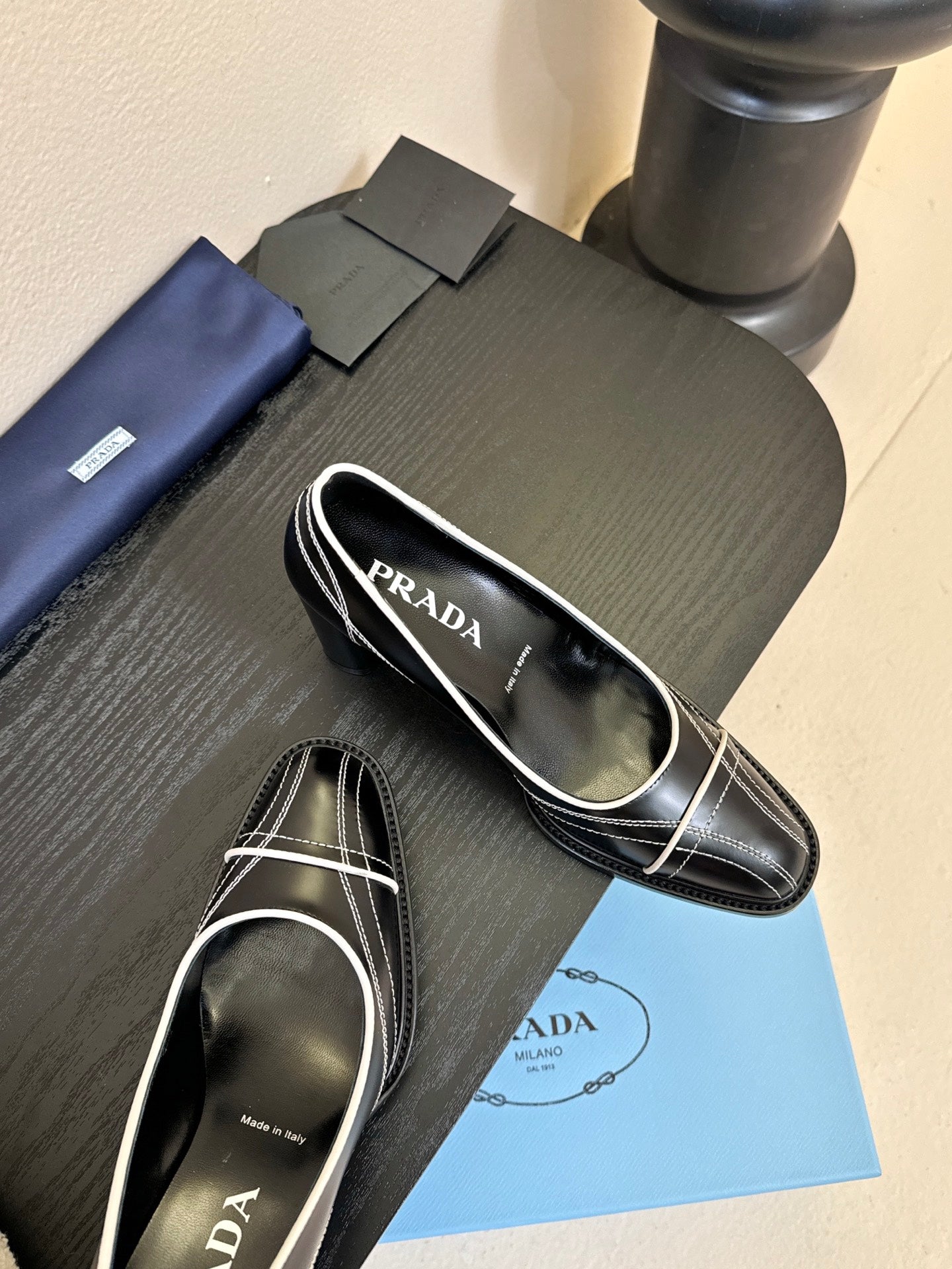 PRADA New Pumps Black in Goatskin 580375