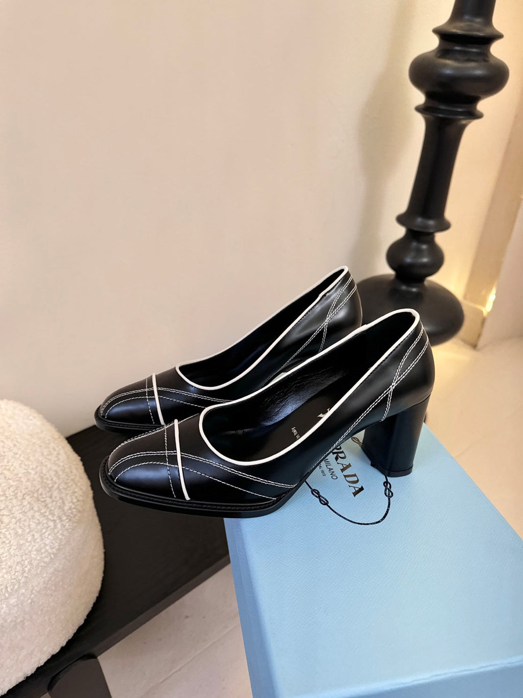 PRADA New Pumps Black in Goatskin 580375