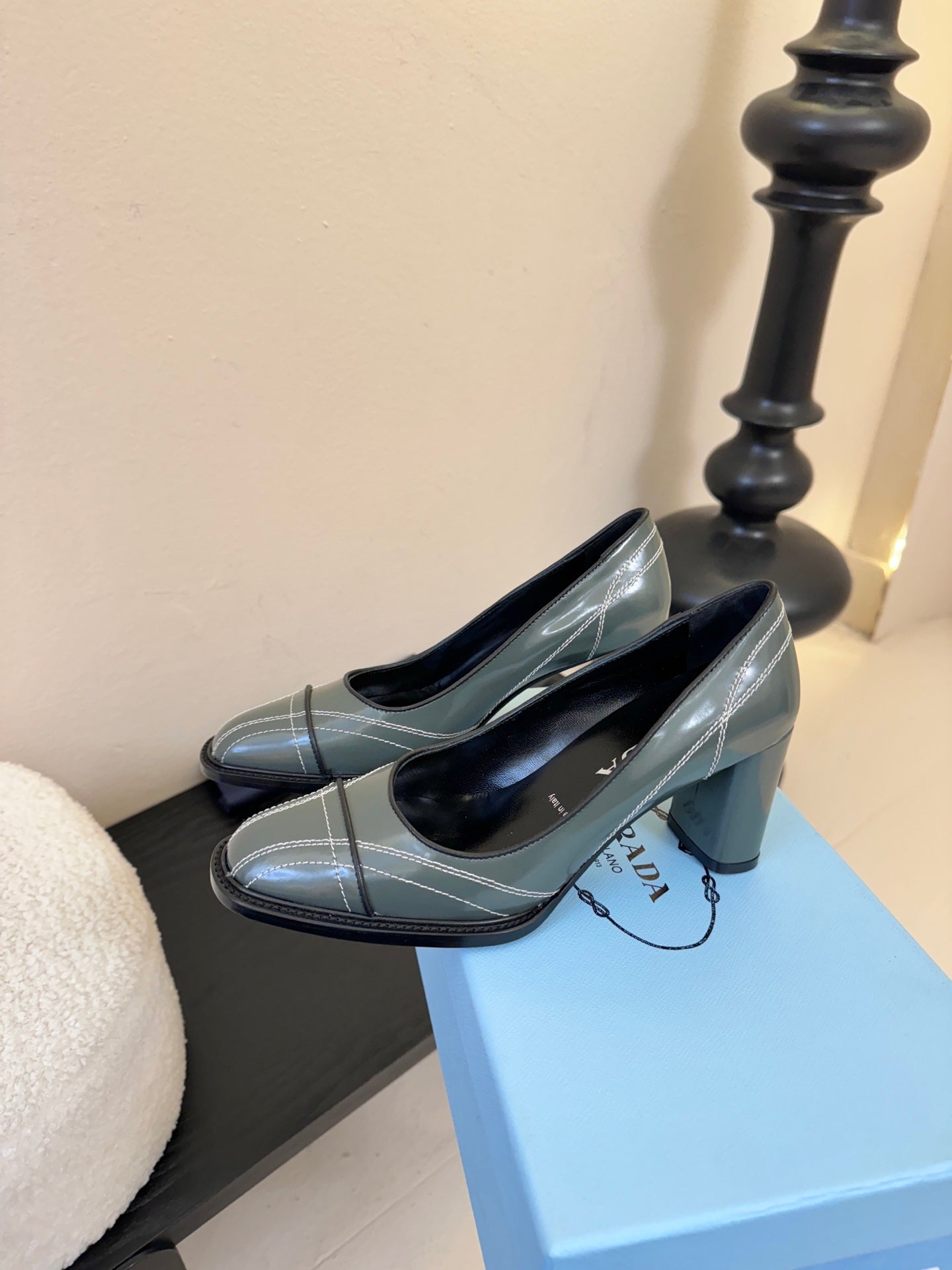 PRADA New Pumps Granite Gray in Goatskin 580374
