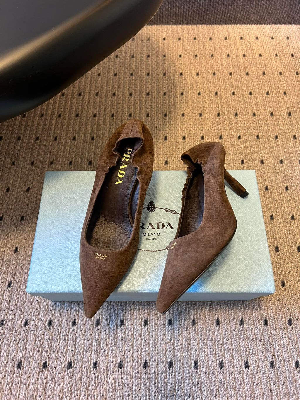 Prada 25ss Brown Pointed Toe Low-Cut Heels in Suede 580372