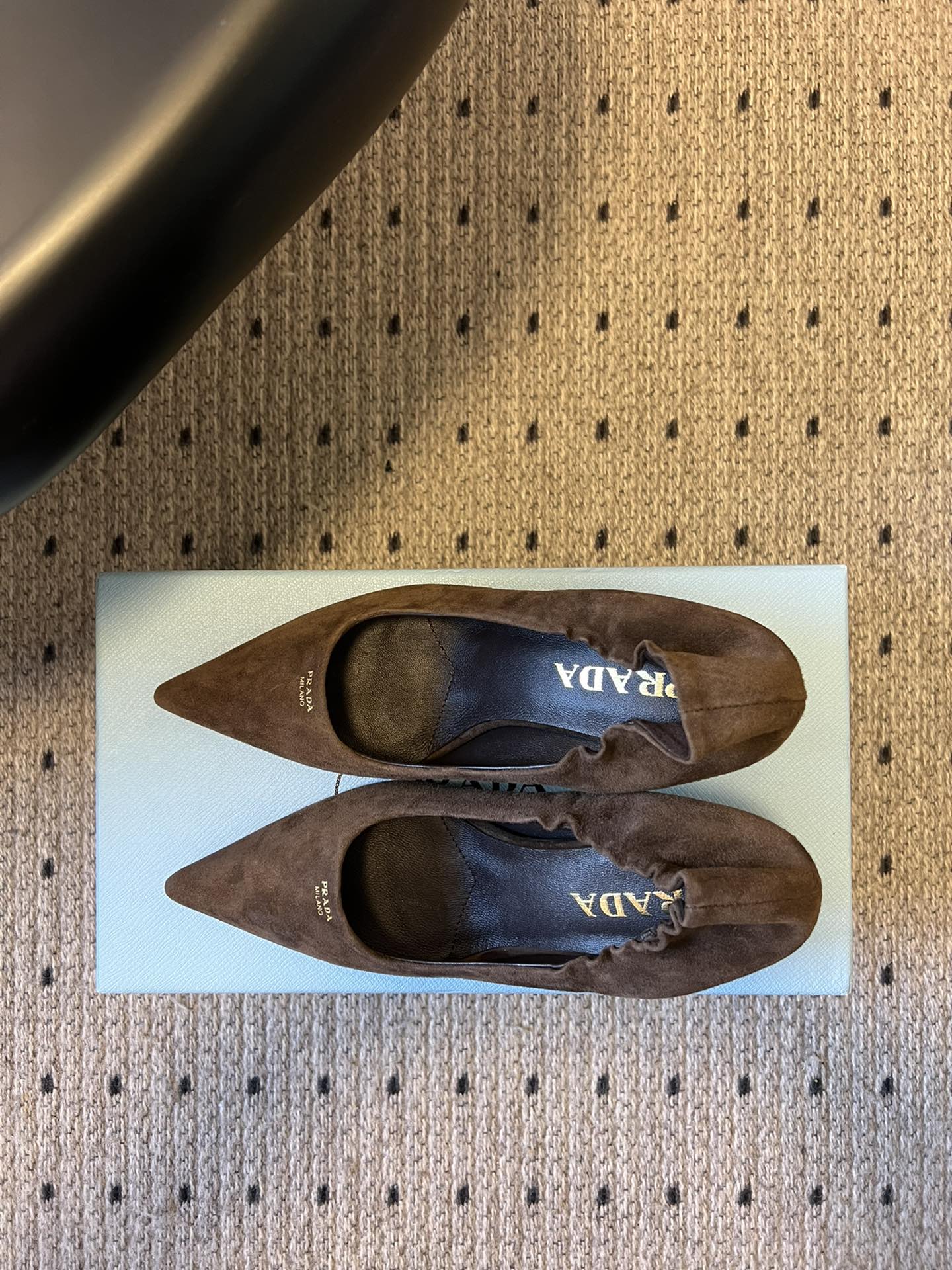 Prada 25ss Brown Pointed Toe Low-Cut Heels in Suede 580372