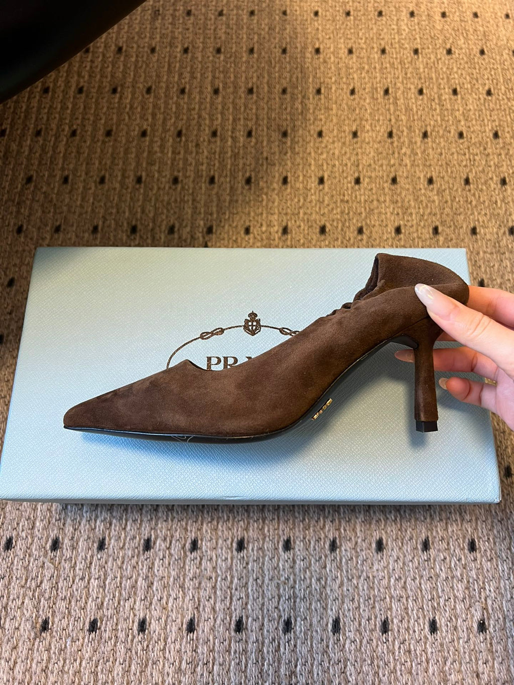 Prada 25ss Brown Pointed Toe Low-Cut Heels in Suede 580372