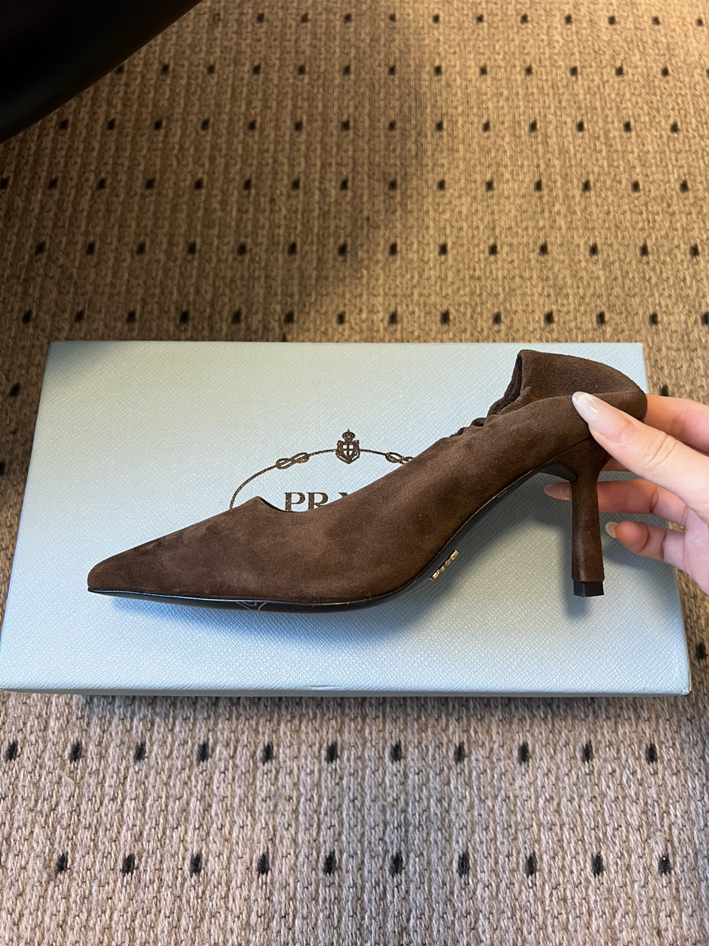Prada 25ss Brown Pointed Toe Low-Cut Heels in Suede 580372