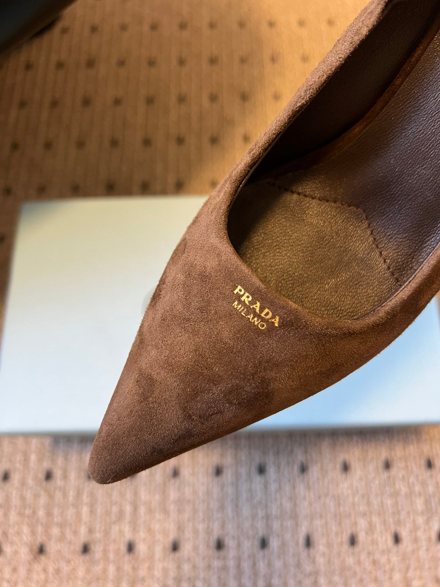 Prada 25ss Brown Pointed Toe Low-Cut Heels in Suede 580372