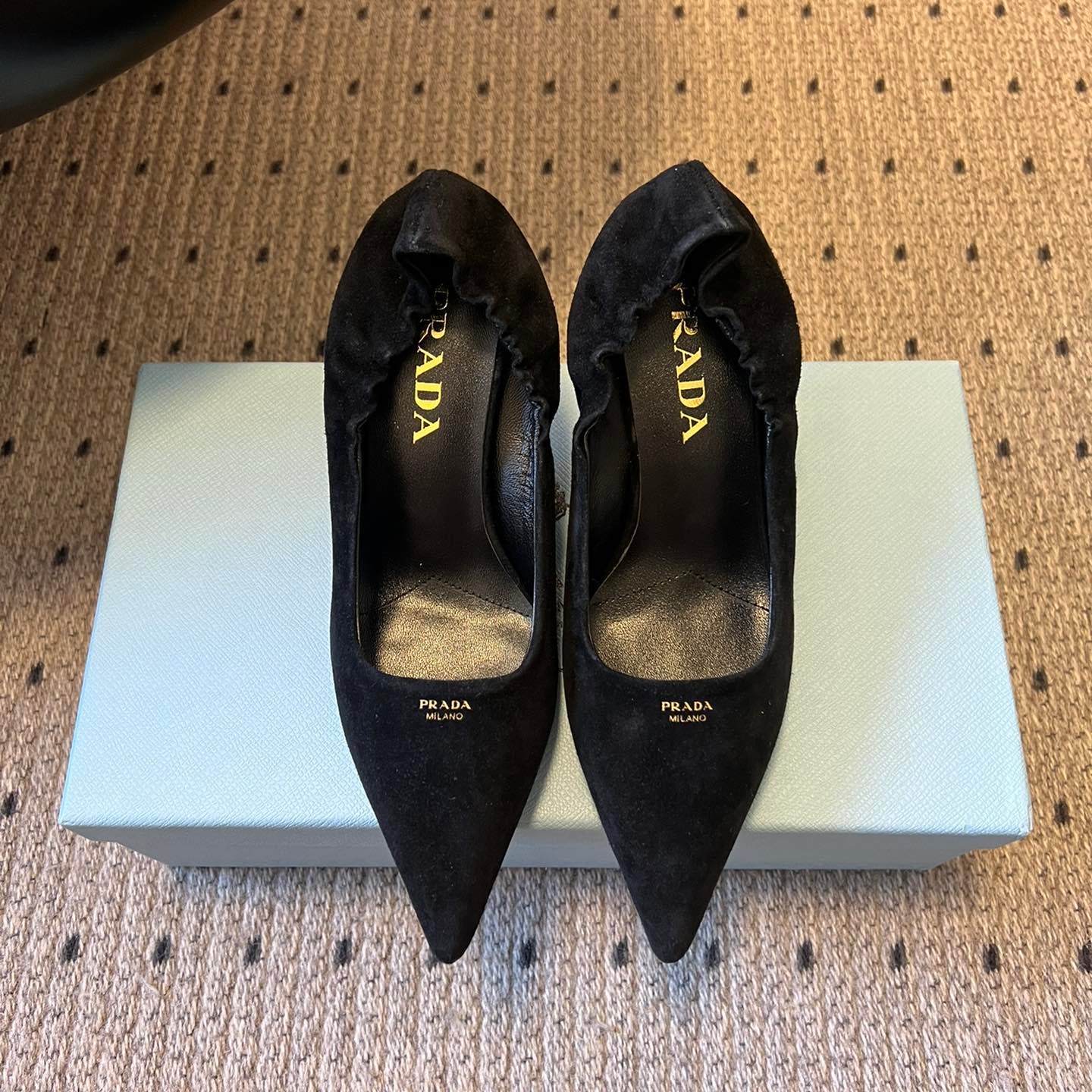 Prada 25ss Black Pointed Toe Low-Cut Heels in Suede 580371