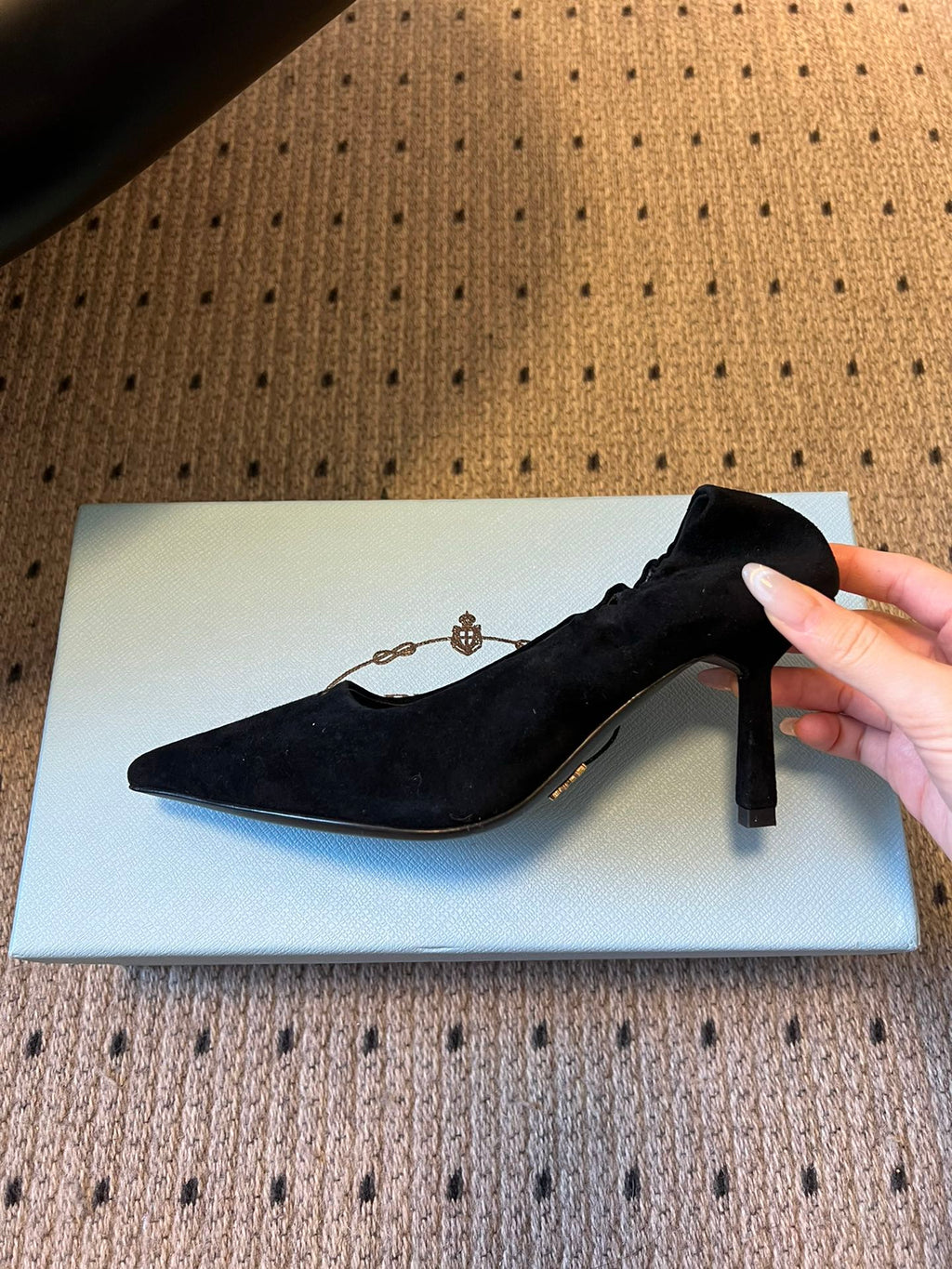 Prada 25ss Black Pointed Toe Low-Cut Heels in Suede 580371