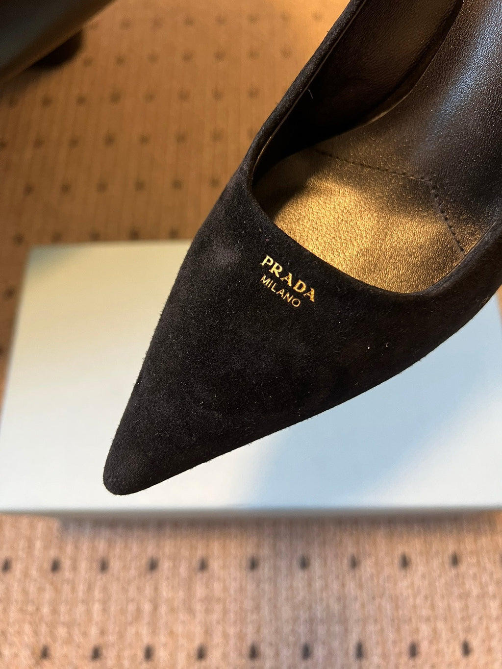 Prada 25ss Black Pointed Toe Low-Cut Heels in Suede 580371