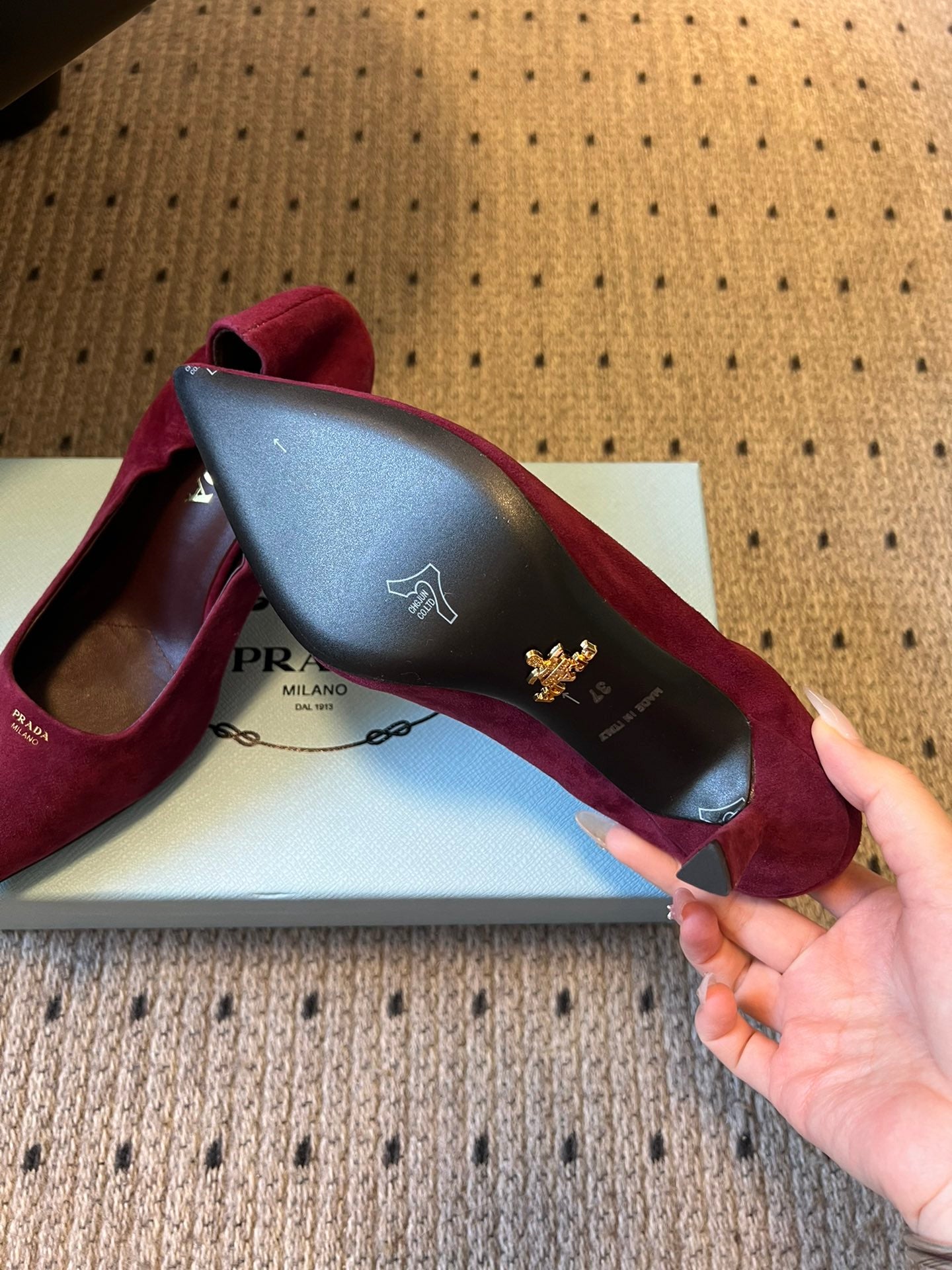 Prada 25ss Burgundy Pointed Toe Low-Cut Heels in Suede 580370