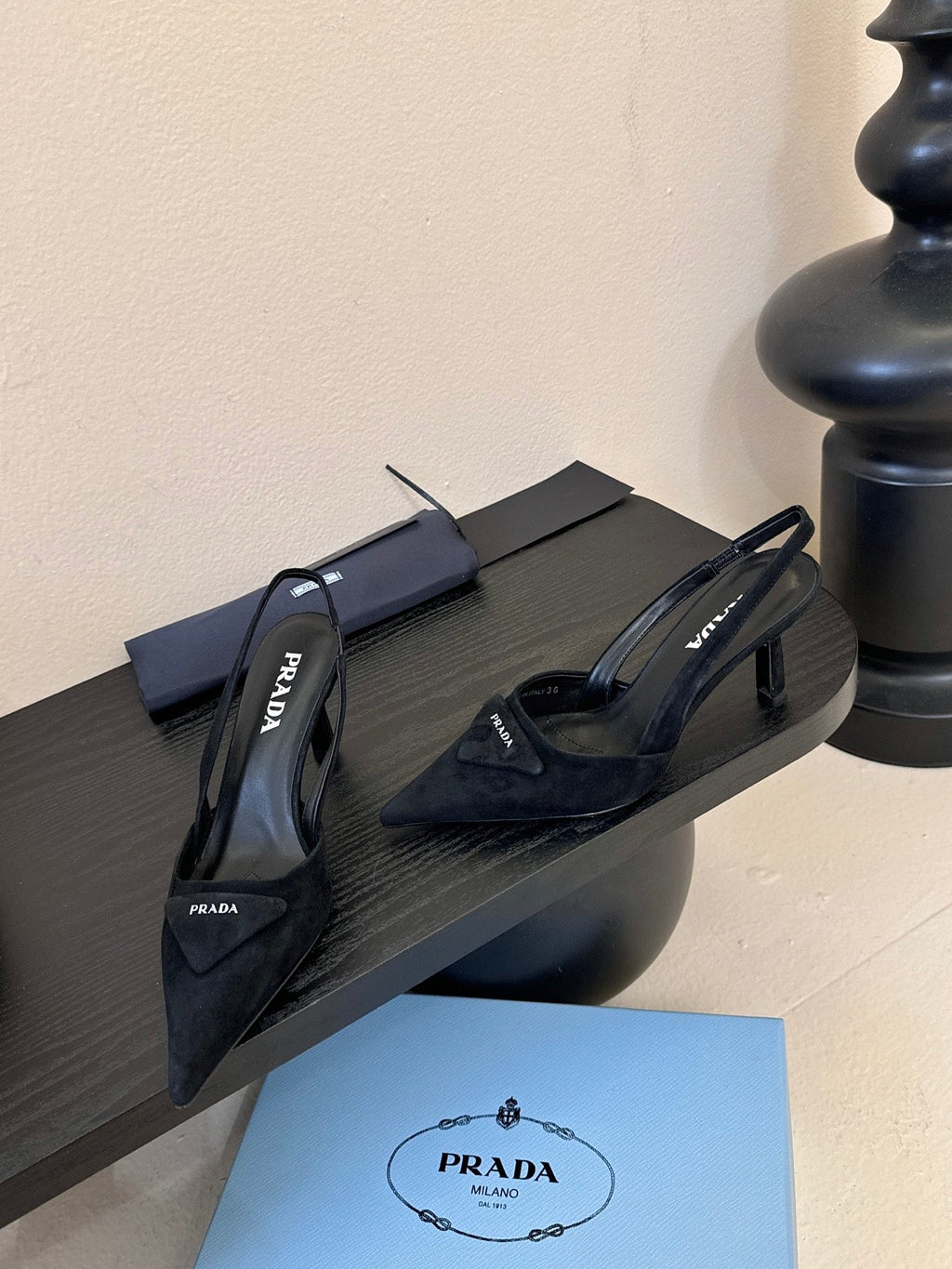 PRADA 25ss Retro Black Triangle Logo Pointed Toe Kitten Heel in Lambskin 580369