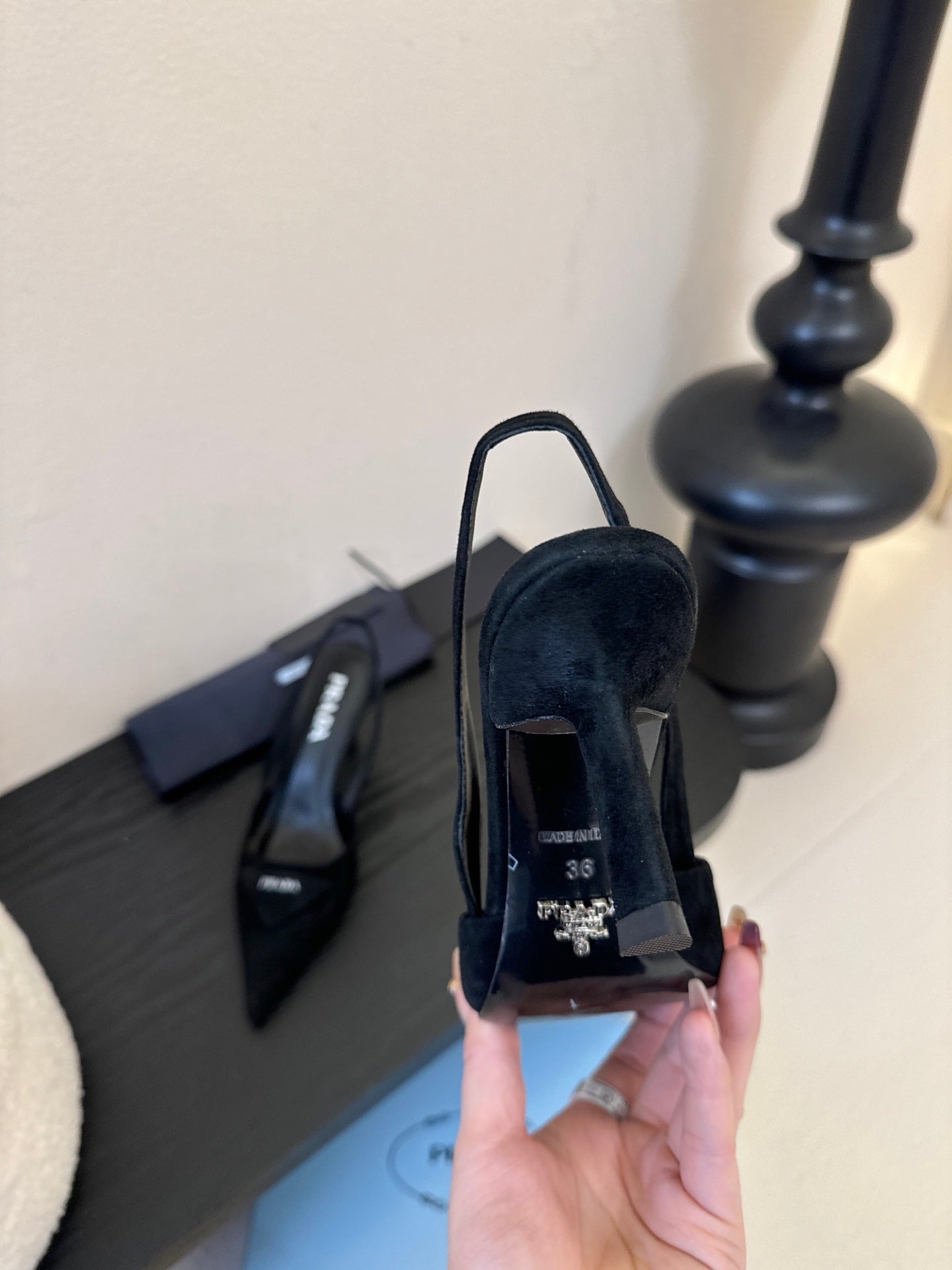 PRADA 25ss Retro Black Triangle Logo Pointed Toe Kitten Heel in Lambskin 580369