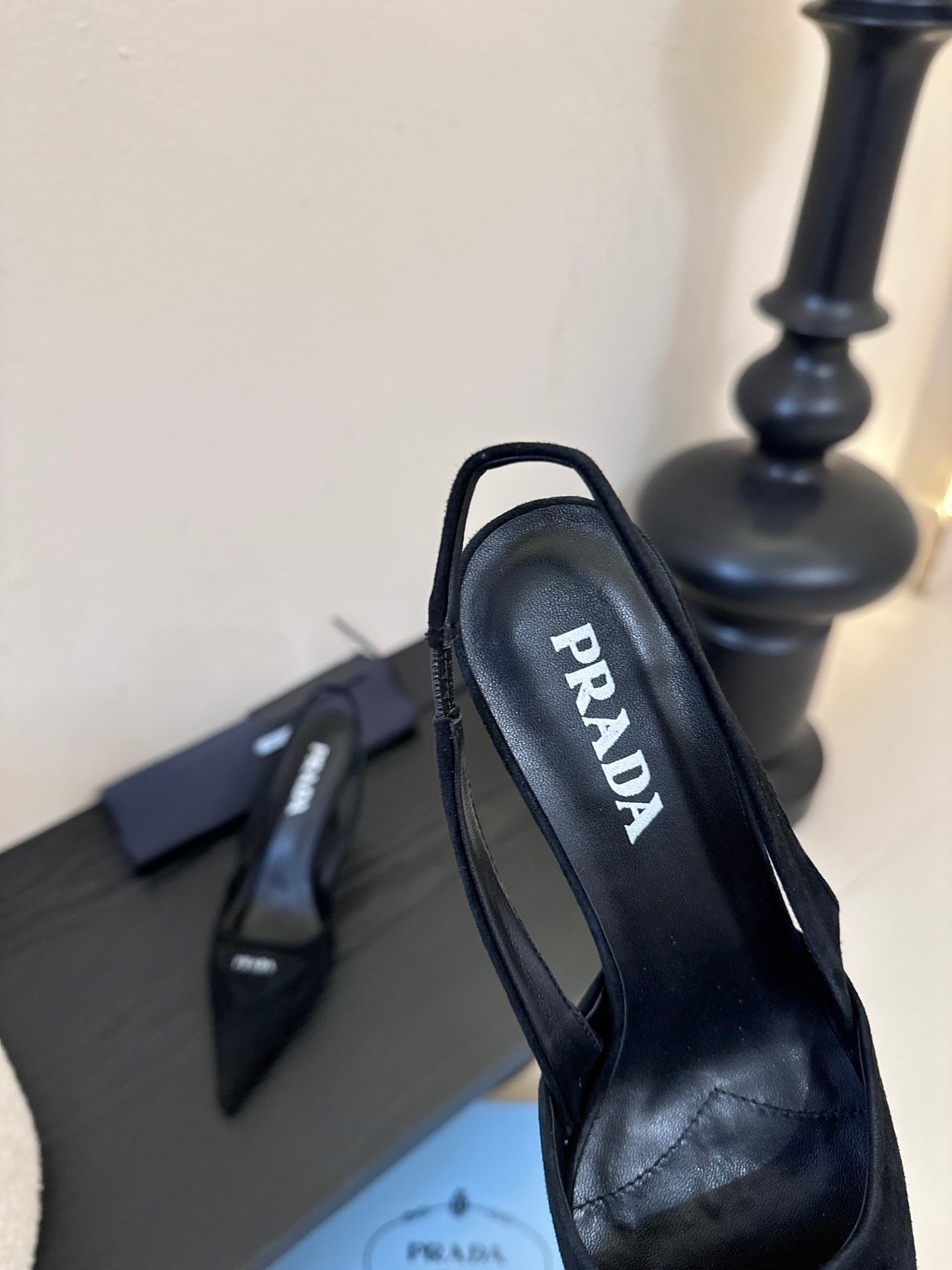 PRADA 25ss Retro Black Triangle Logo Pointed Toe Kitten Heel in Lambskin 580369
