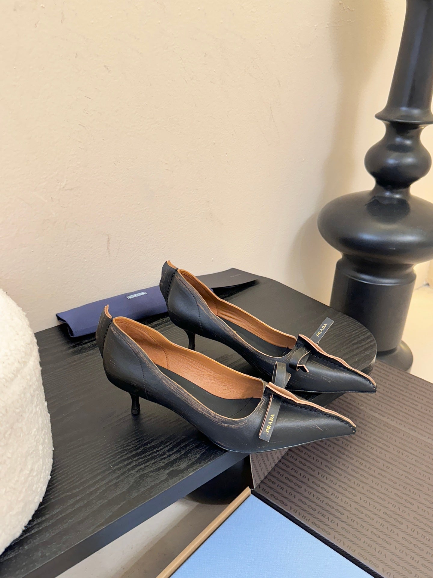 PRADA 25ss New Pointed-Toe Slim Heels Black in Cowhide 580362