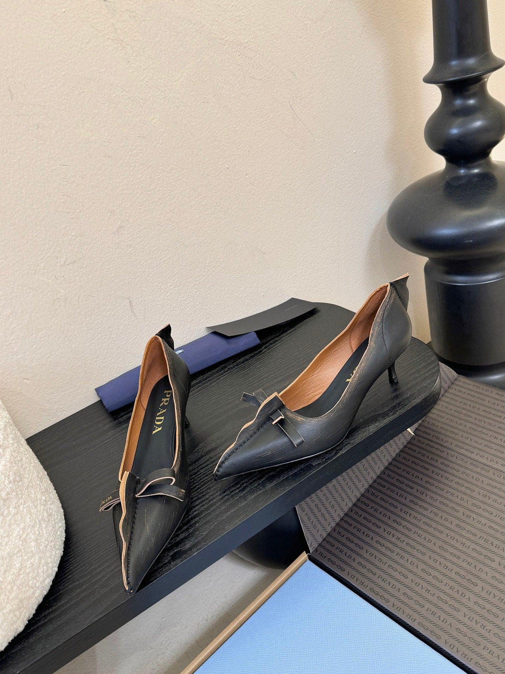 PRADA 25ss New Pointed-Toe Slim Heels Black in Cowhide 580362