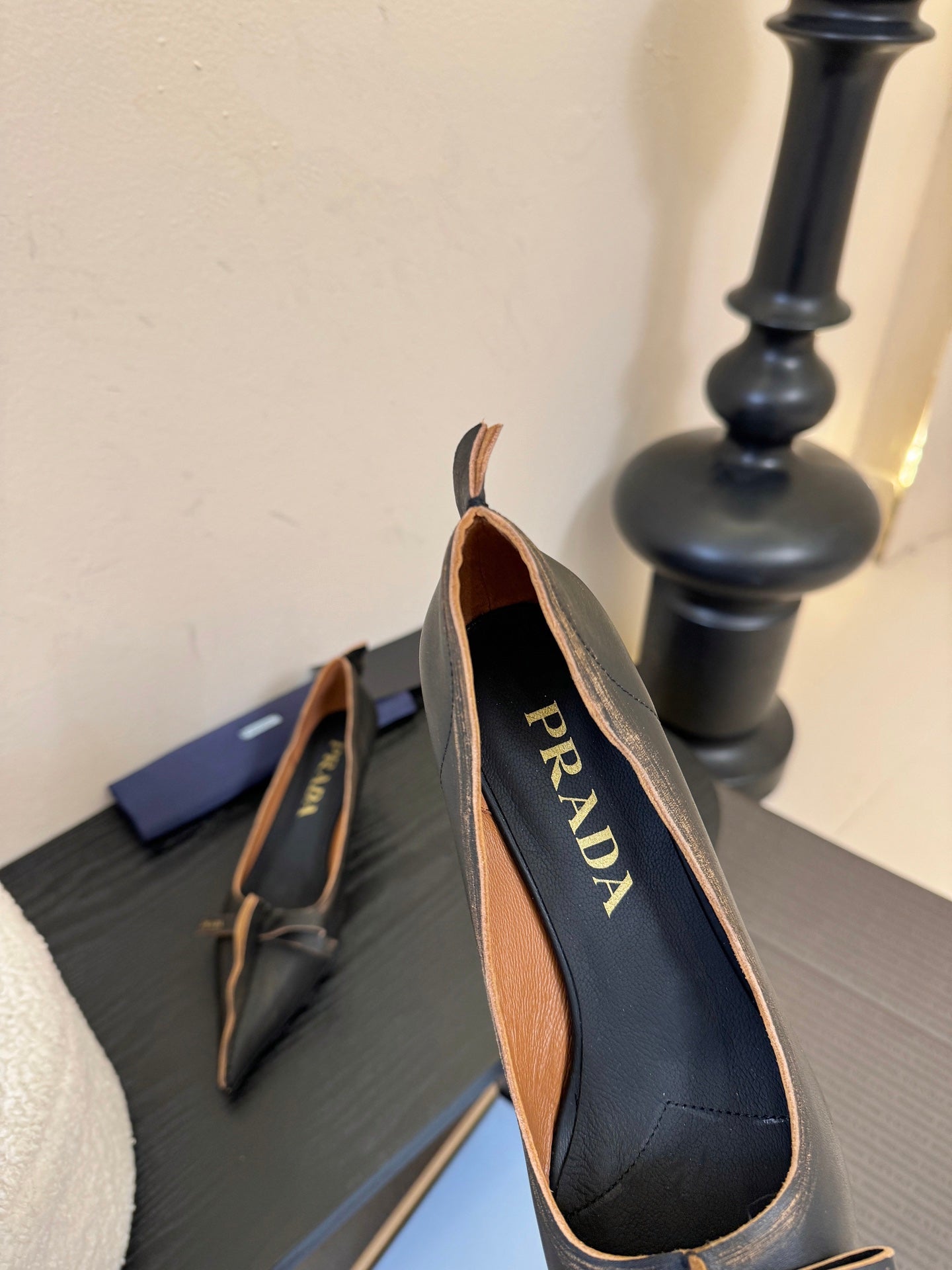 PRADA 25ss New Pointed-Toe Slim Heels Black in Cowhide 580362