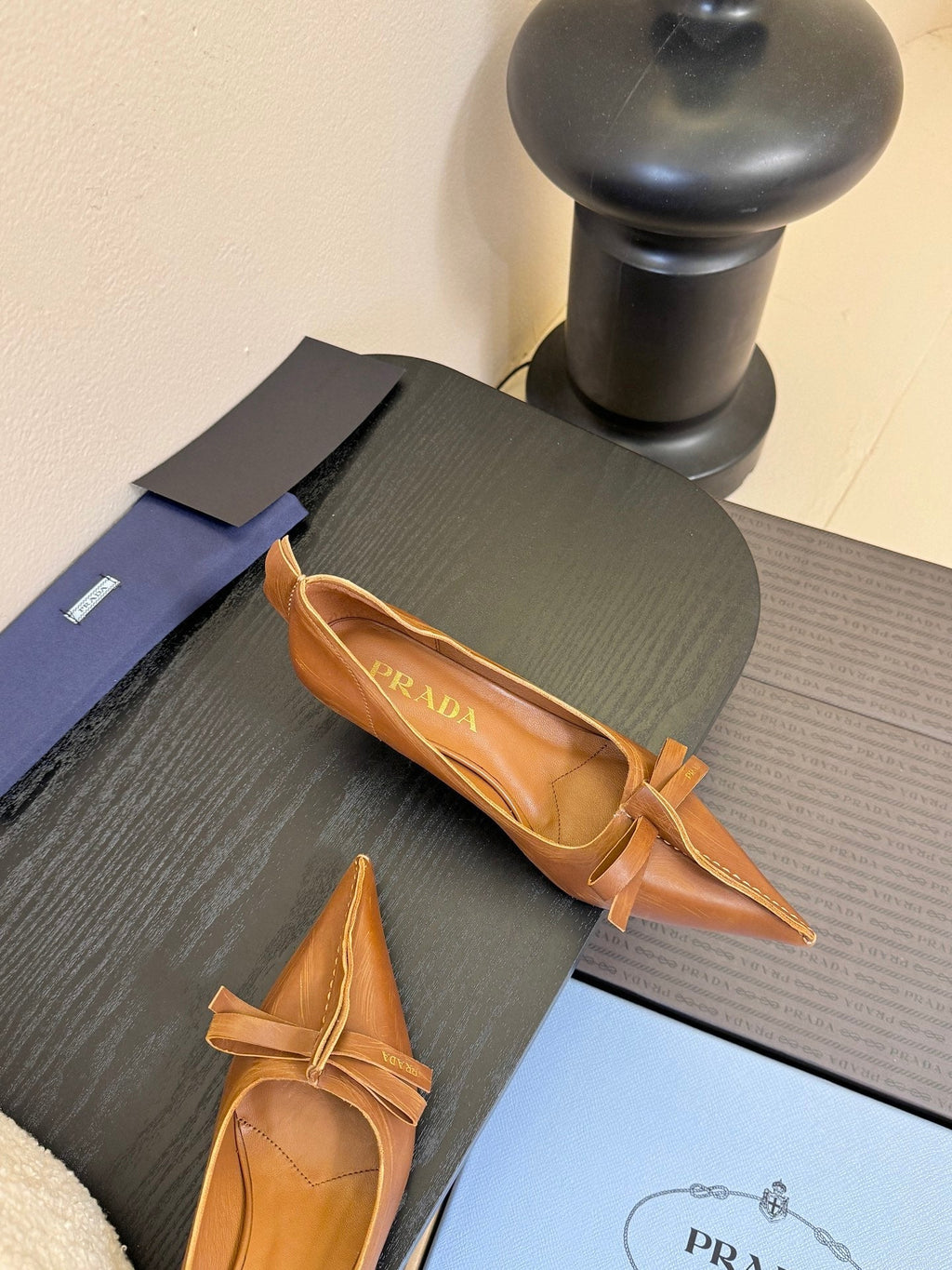 PRADA 25ss New Pointed-Toe Slim Heels Brown in Cowhide 580361