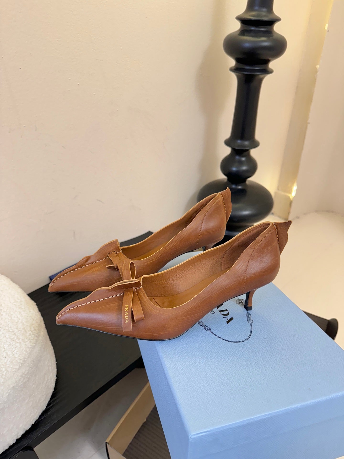 PRADA 25ss New Pointed-Toe Slim Heels Brown in Cowhide 580361