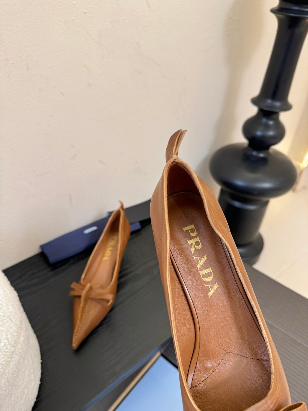 PRADA 25ss New Pointed-Toe Slim Heels Brown in Cowhide 580361