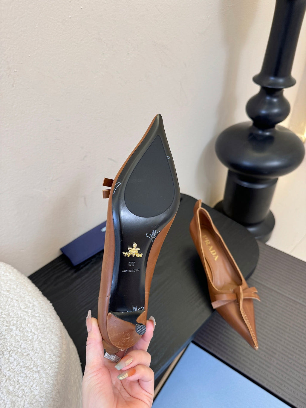 PRADA 25ss New Pointed-Toe Slim Heels Brown in Cowhide 580361