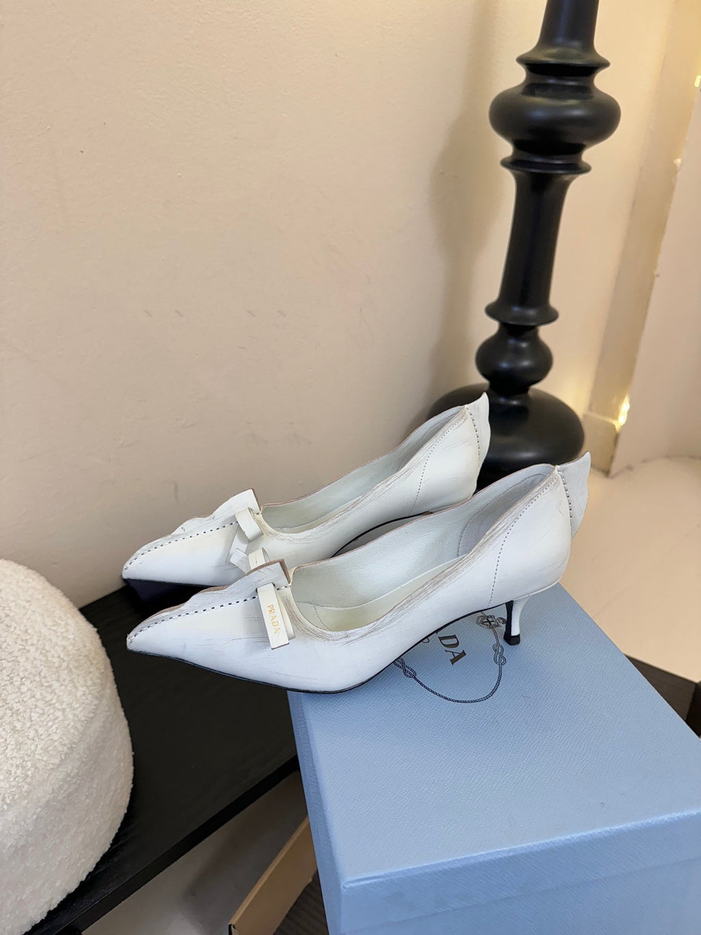 PRADA 25ss New Pointed-Toe Slim Heels White in Cowhide 580360
