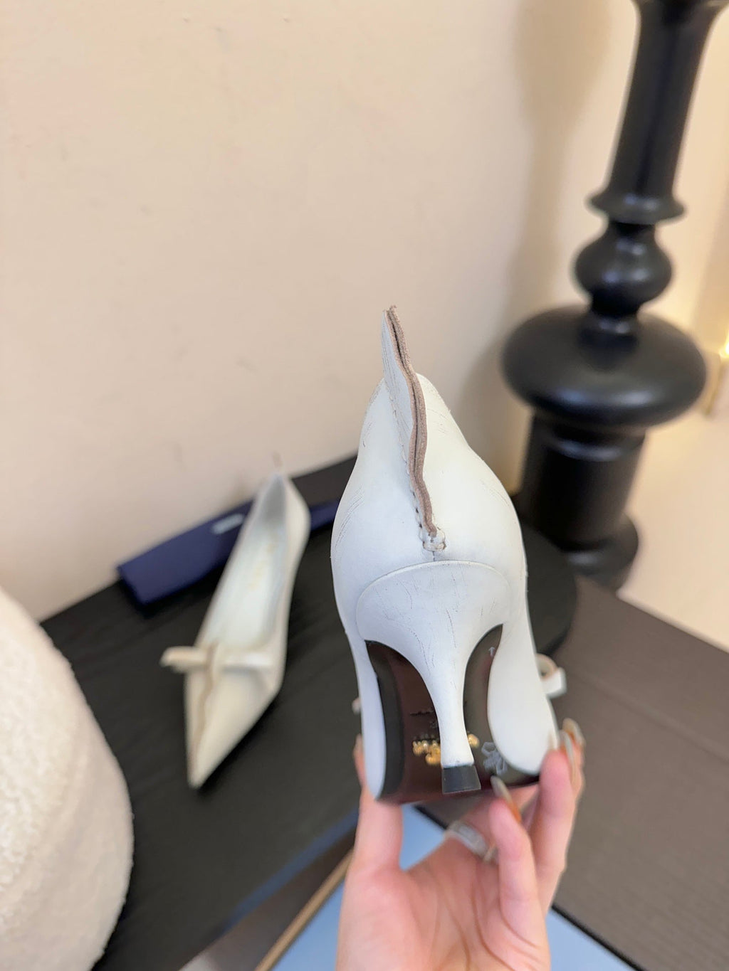 PRADA 25ss New Pointed-Toe Slim Heels White in Cowhide 580360