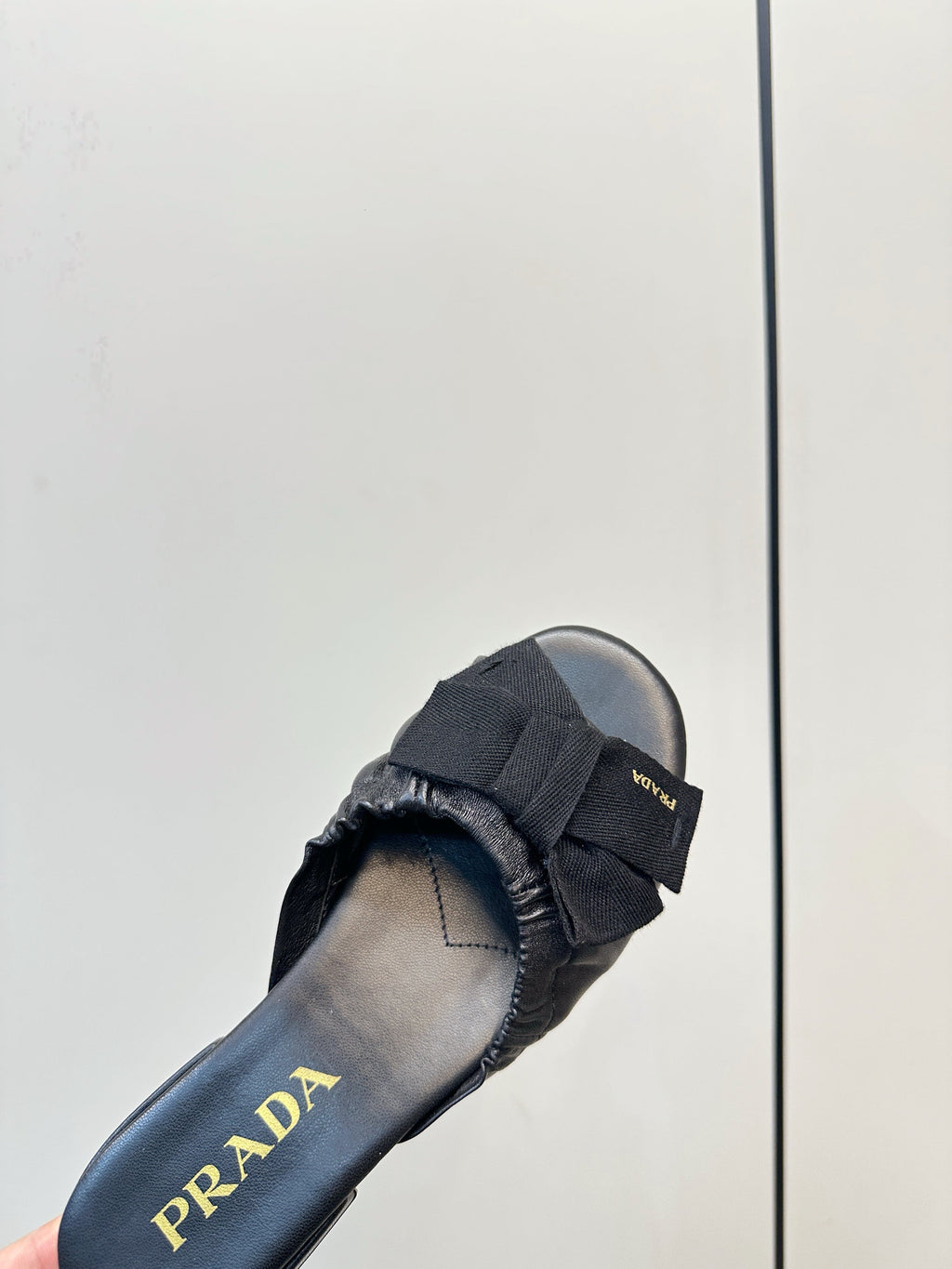 Pra Bow-Tie Stylish Flat Sandals Black in Lambskin 771281