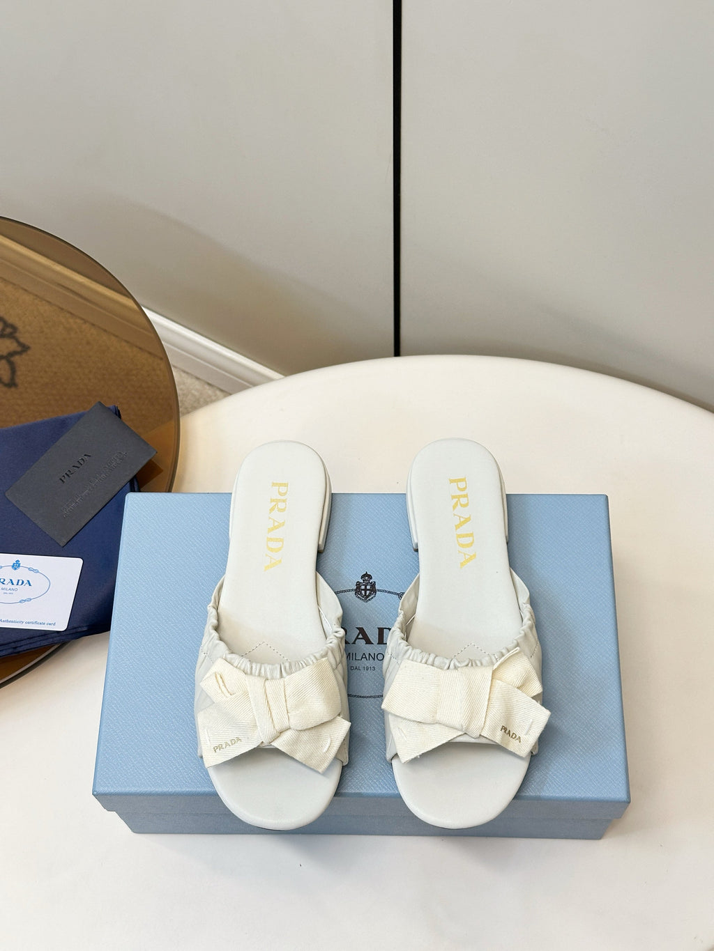Pra Bow-Tie Stylish Flat Sandals White in Lambskin 771279