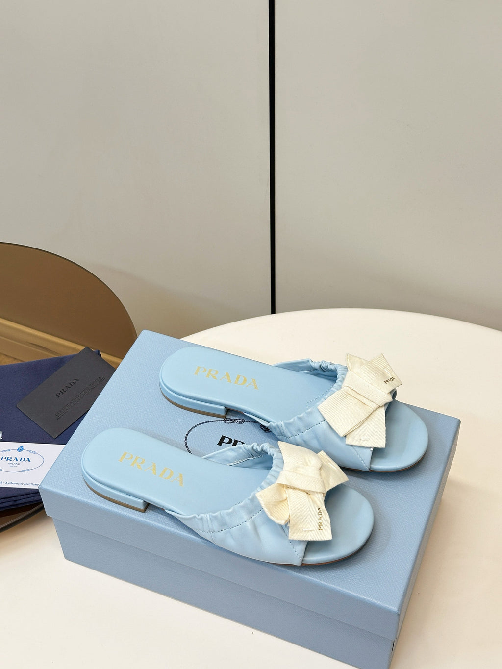 Pra Bow-Tie Stylish Flat Sandals Blue in Lambskin 771277