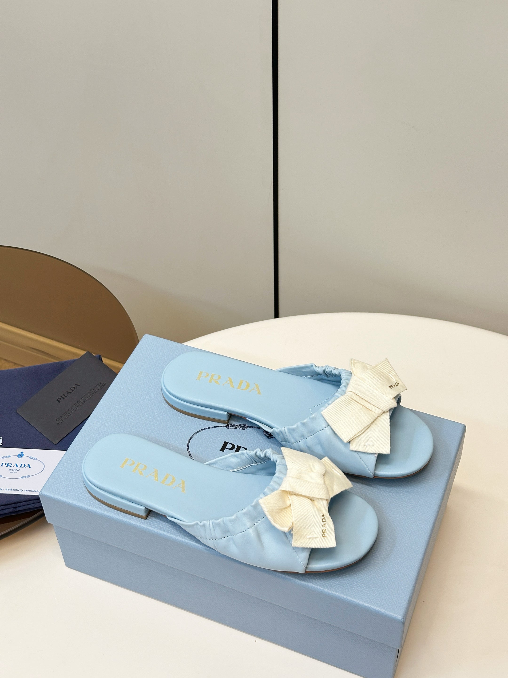 Pra Bow-Tie Stylish Flat Sandals Blue in Lambskin 771277