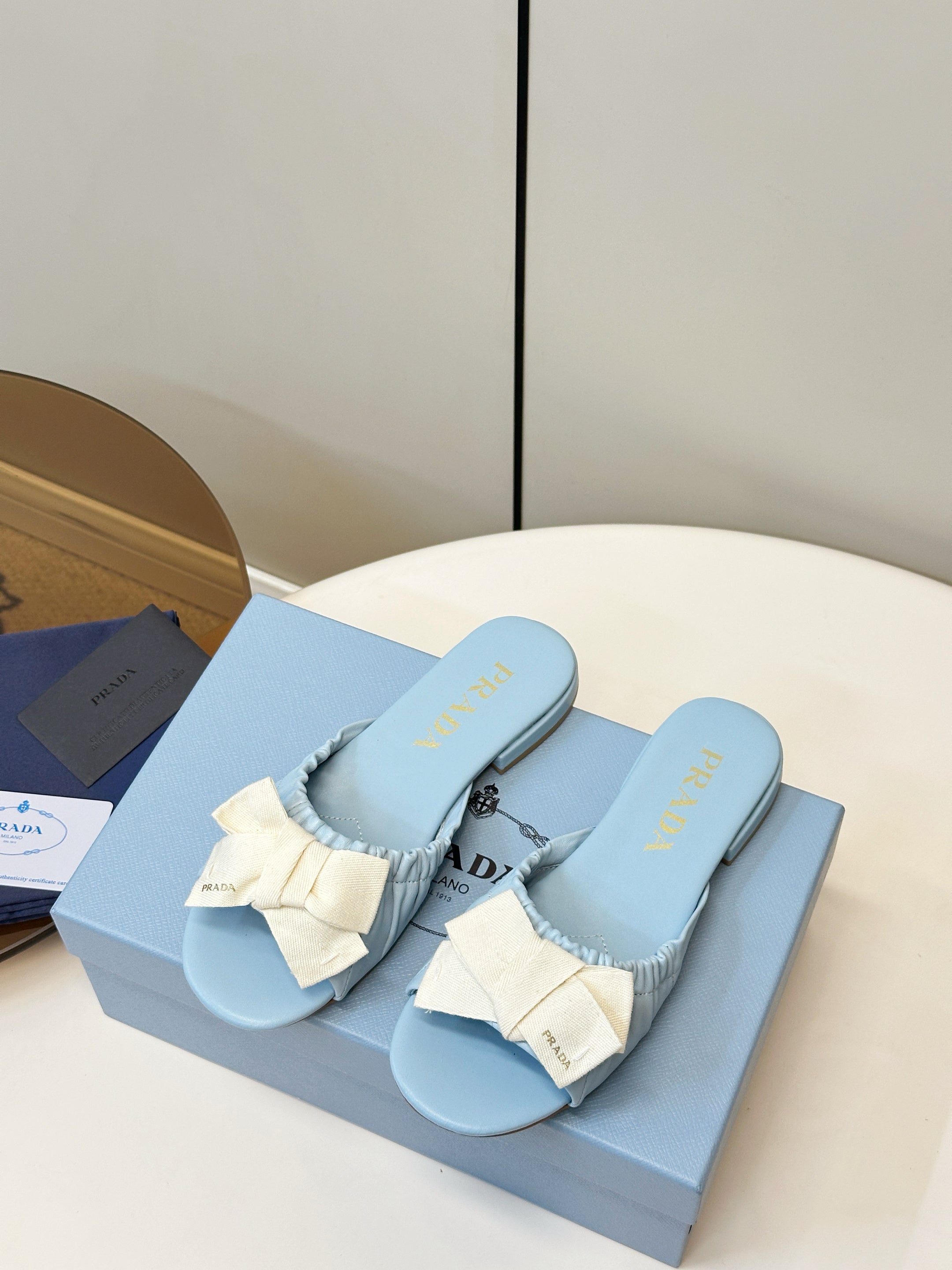 Pra Bow-Tie Stylish Flat Sandals Blue in Lambskin 771277