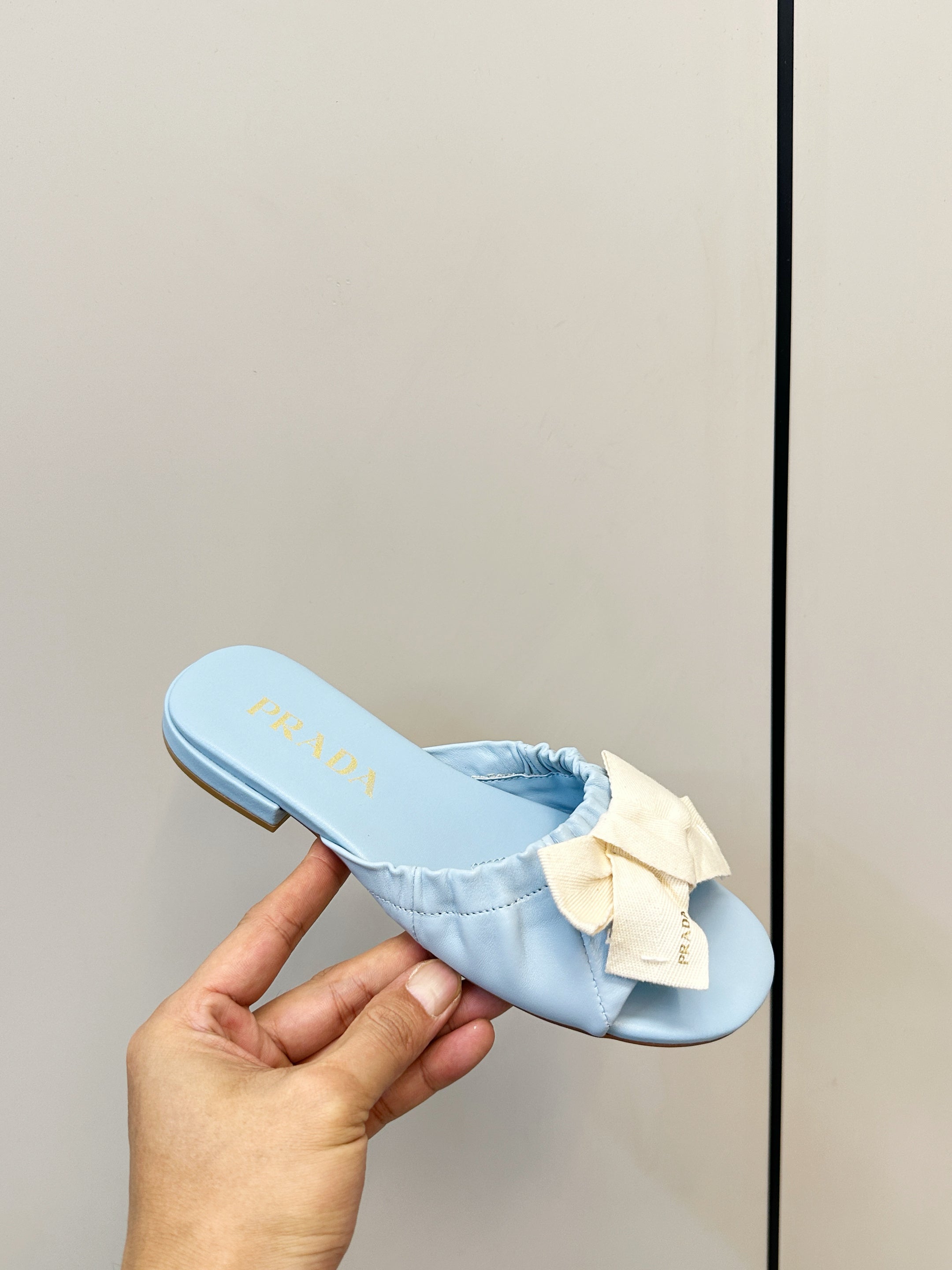 Pra Bow-Tie Stylish Flat Sandals Blue in Lambskin 771277