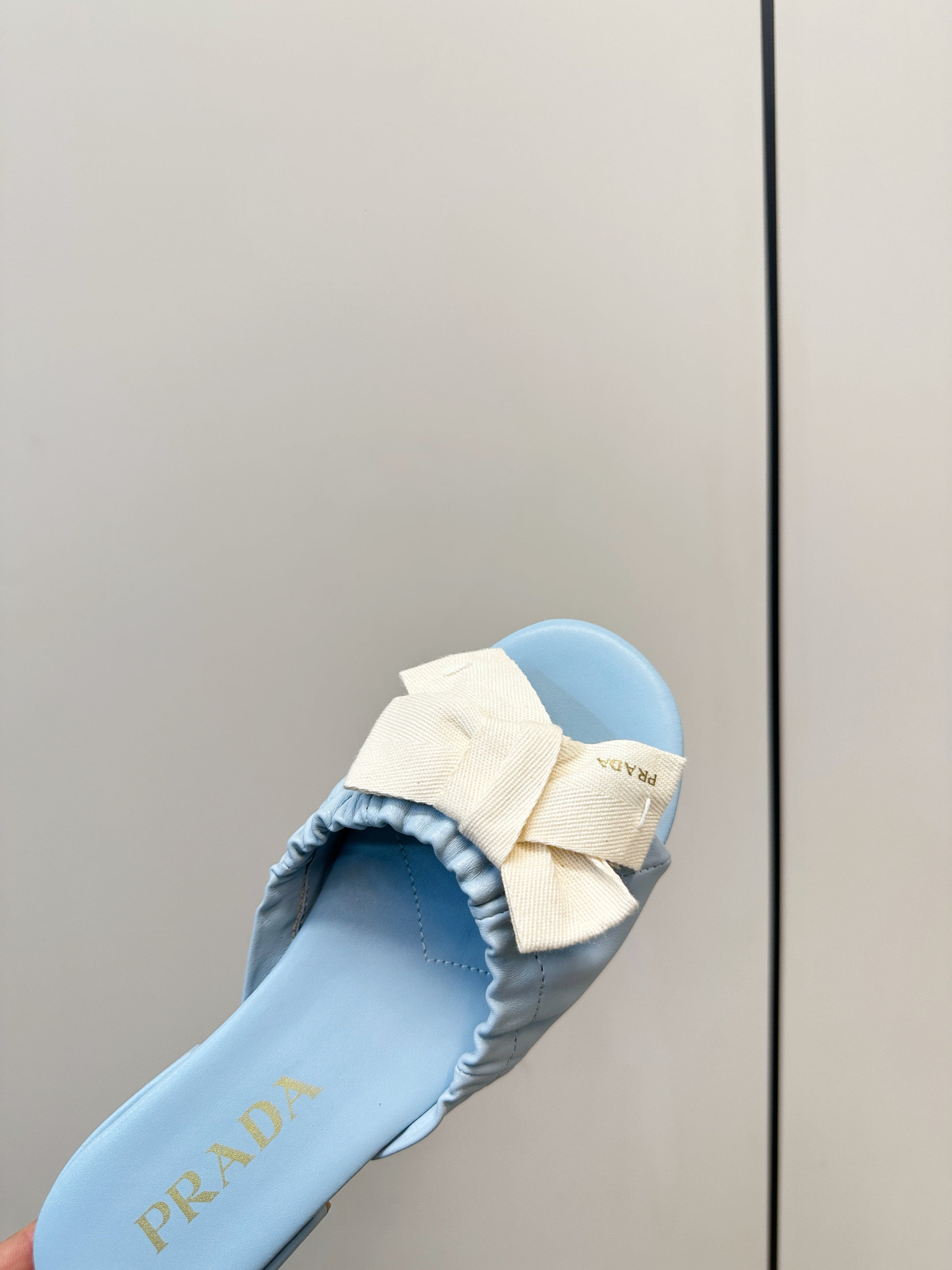 Pra Bow-Tie Stylish Flat Sandals Blue in Lambskin 771277