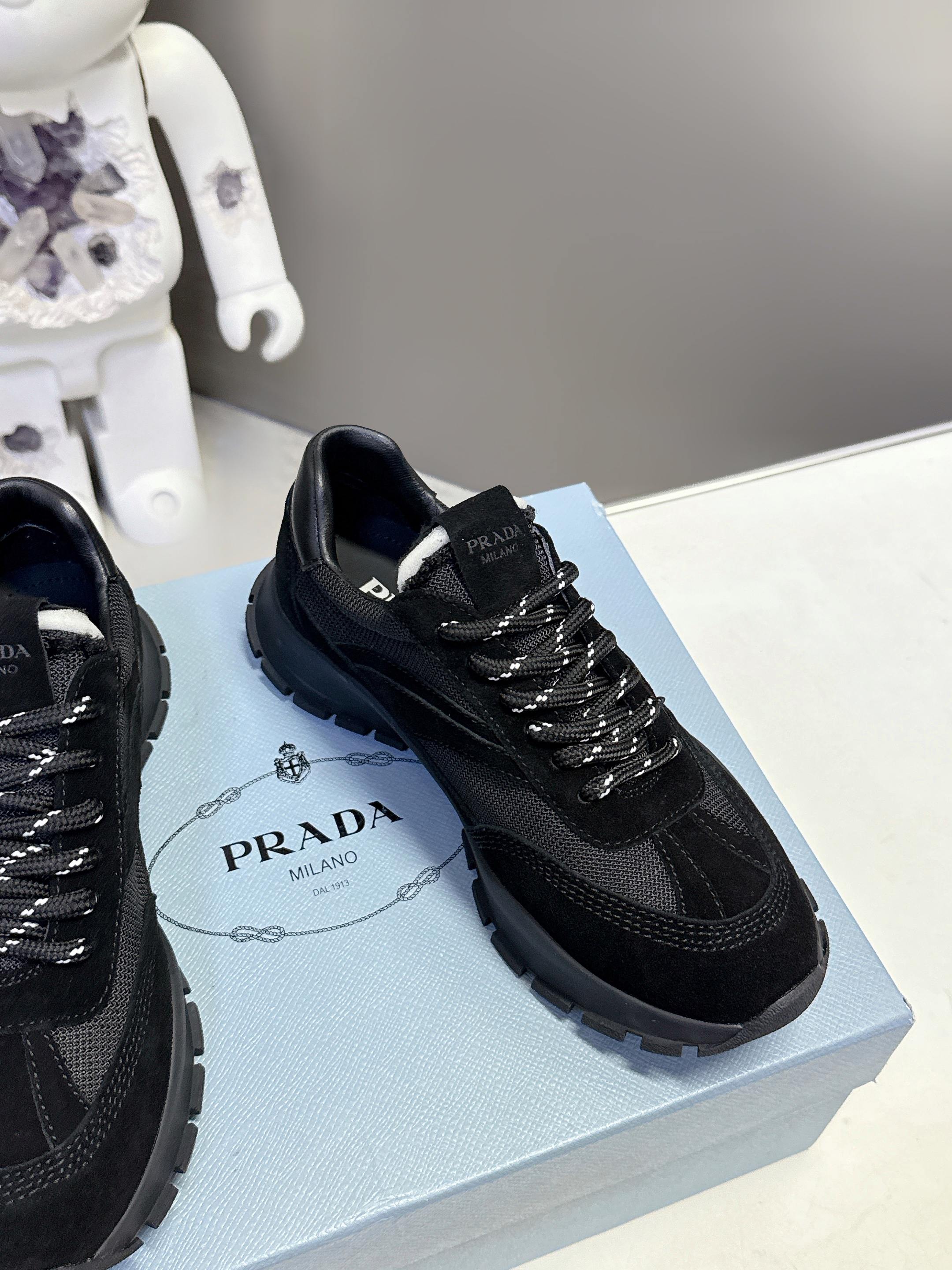 Prad 26ss Milano Logo Label Sneakers Black Mesh Suede 951932
