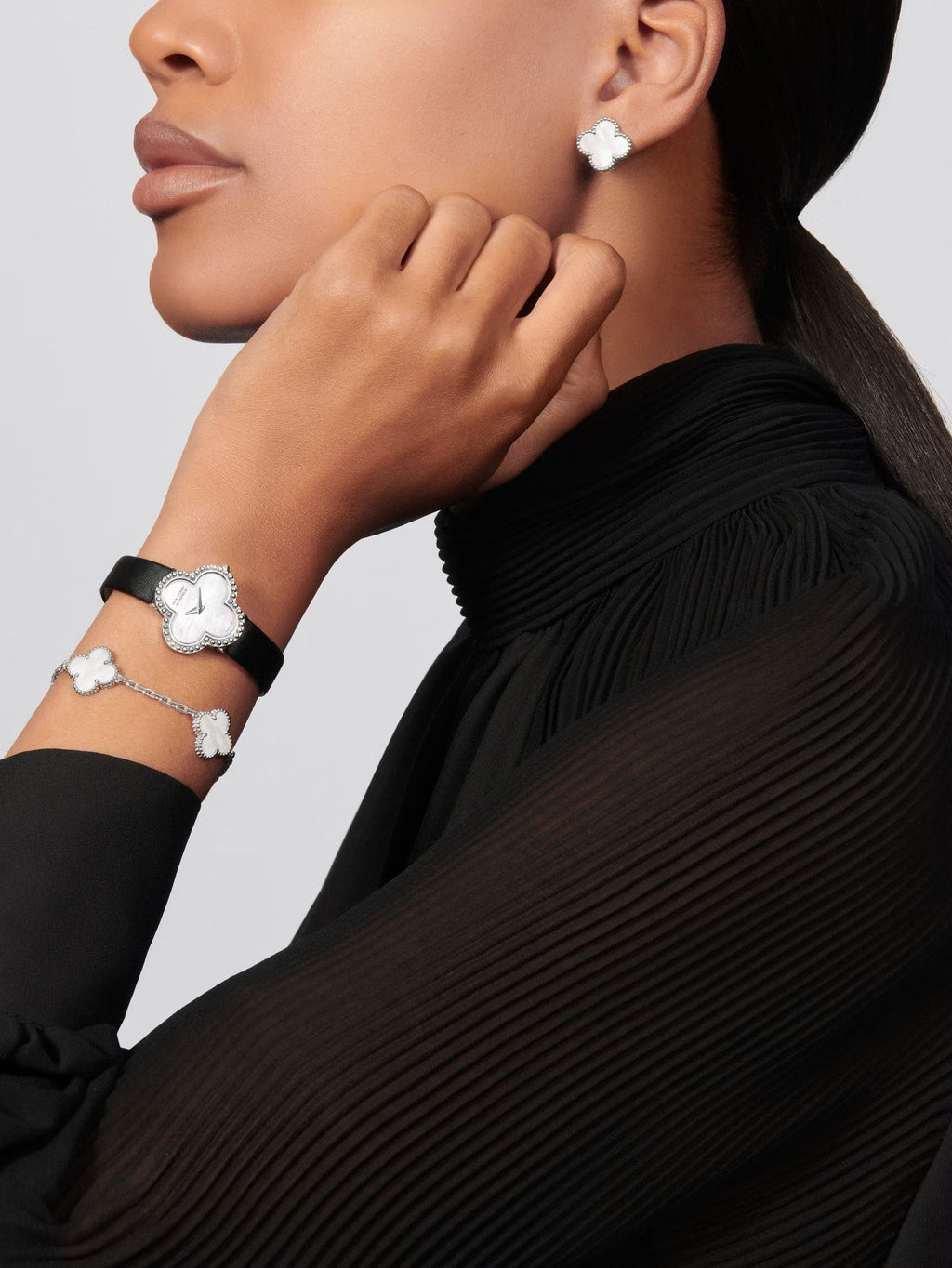 Vintage Alhambra bracelet, 5 motifs, rhodium plated, white mother-of-pearl