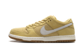 SB Dunk Low "Saturn Gold" FJ1674 700