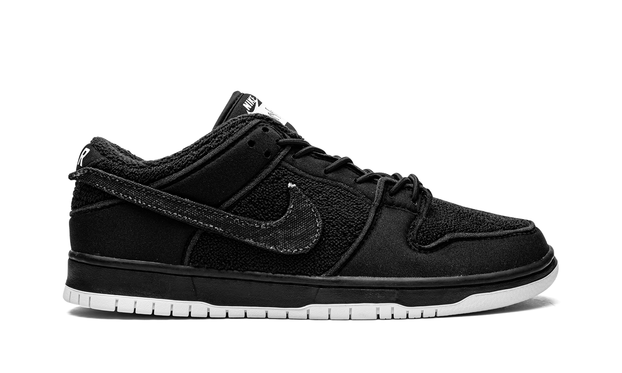 SB Dunk Low "Gnarhunters" DH7756 010