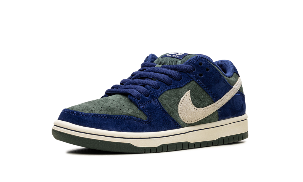 SB Dunk "Deep Royal Blue" HF3704 400
