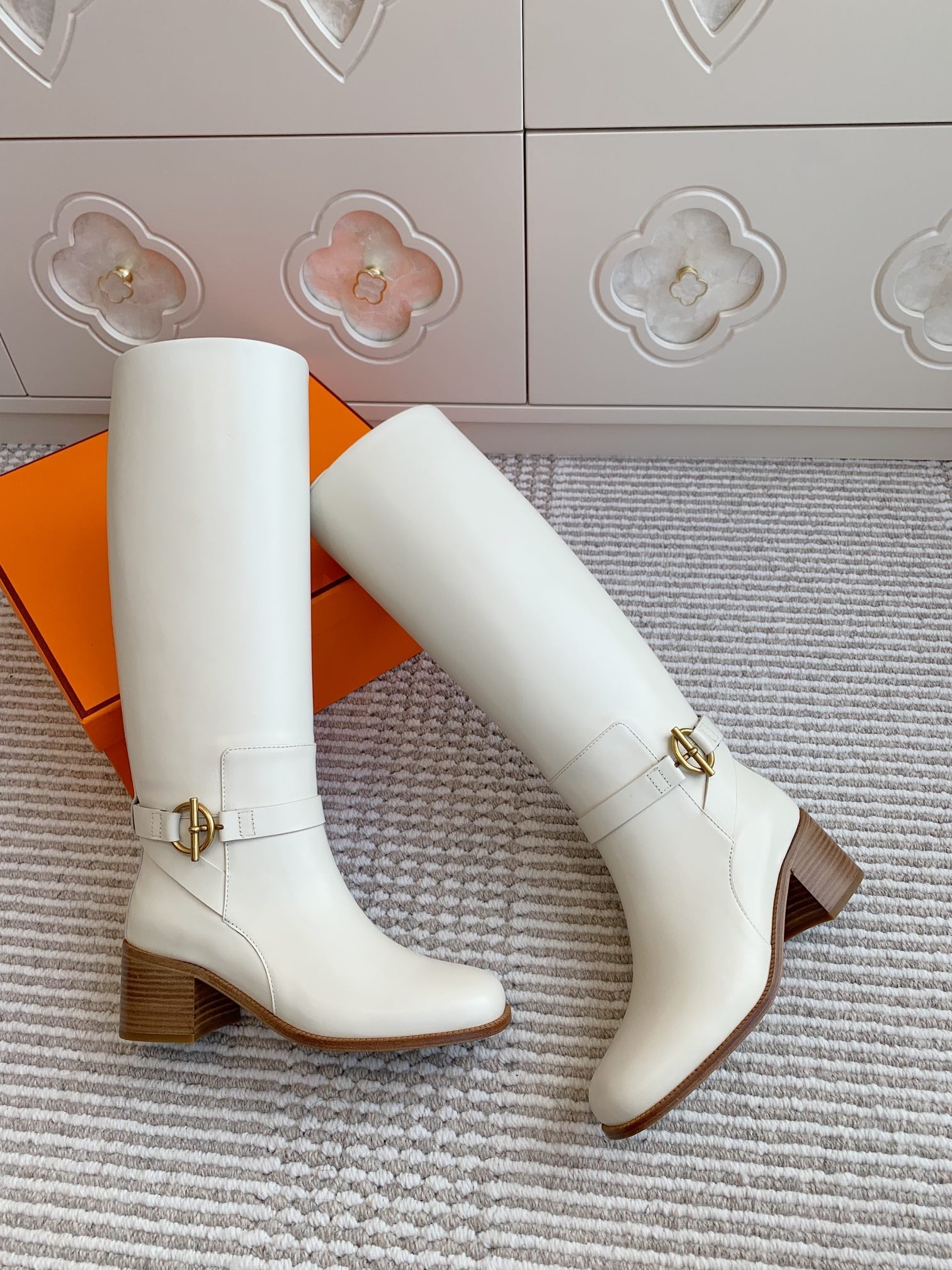HERMES 25S TALL BOOTS 50 MM IN WHITE CALFSKIN WITH GOLD HARDWARE