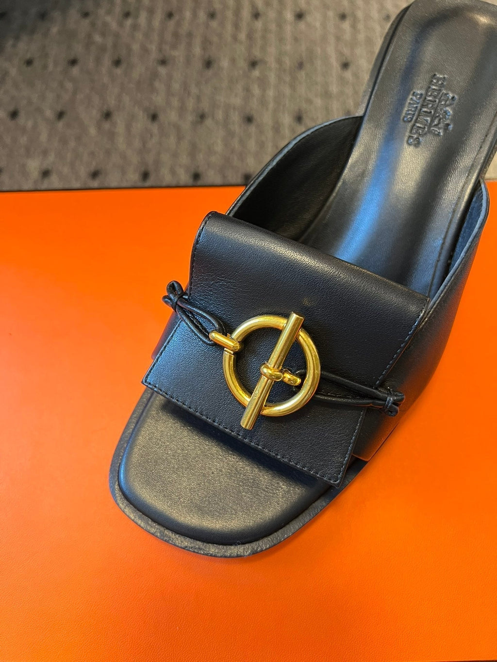 HERMES ILOT 55 MM SANDAL IN BLACK CALFSKIN