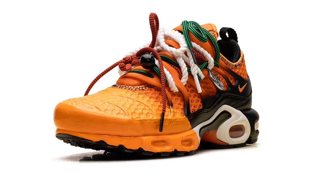 Air Max Plus "Homecoming Safety Orange" IM4960 800