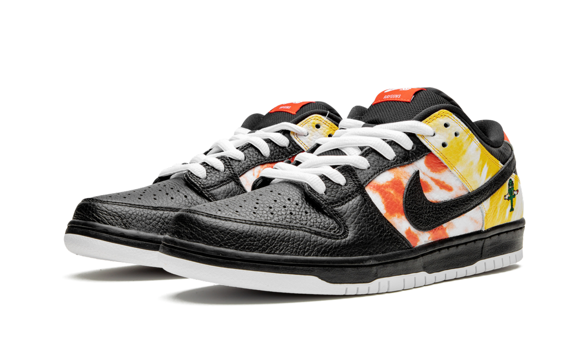 SB Dunk Low "Tie-Dye Rayguns 2019 - Black" BQ6832 001