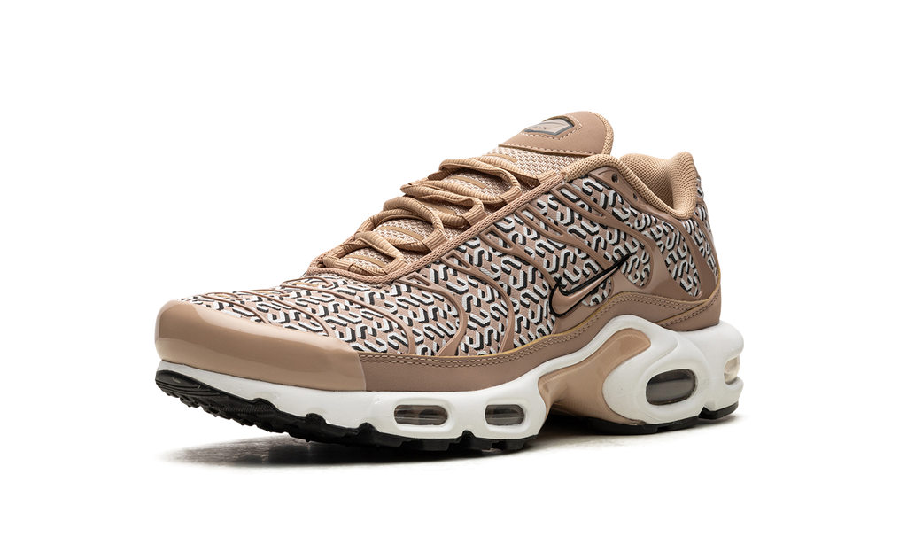 AIR MAX PLUS WMNS "United In Victory" FB2557 200