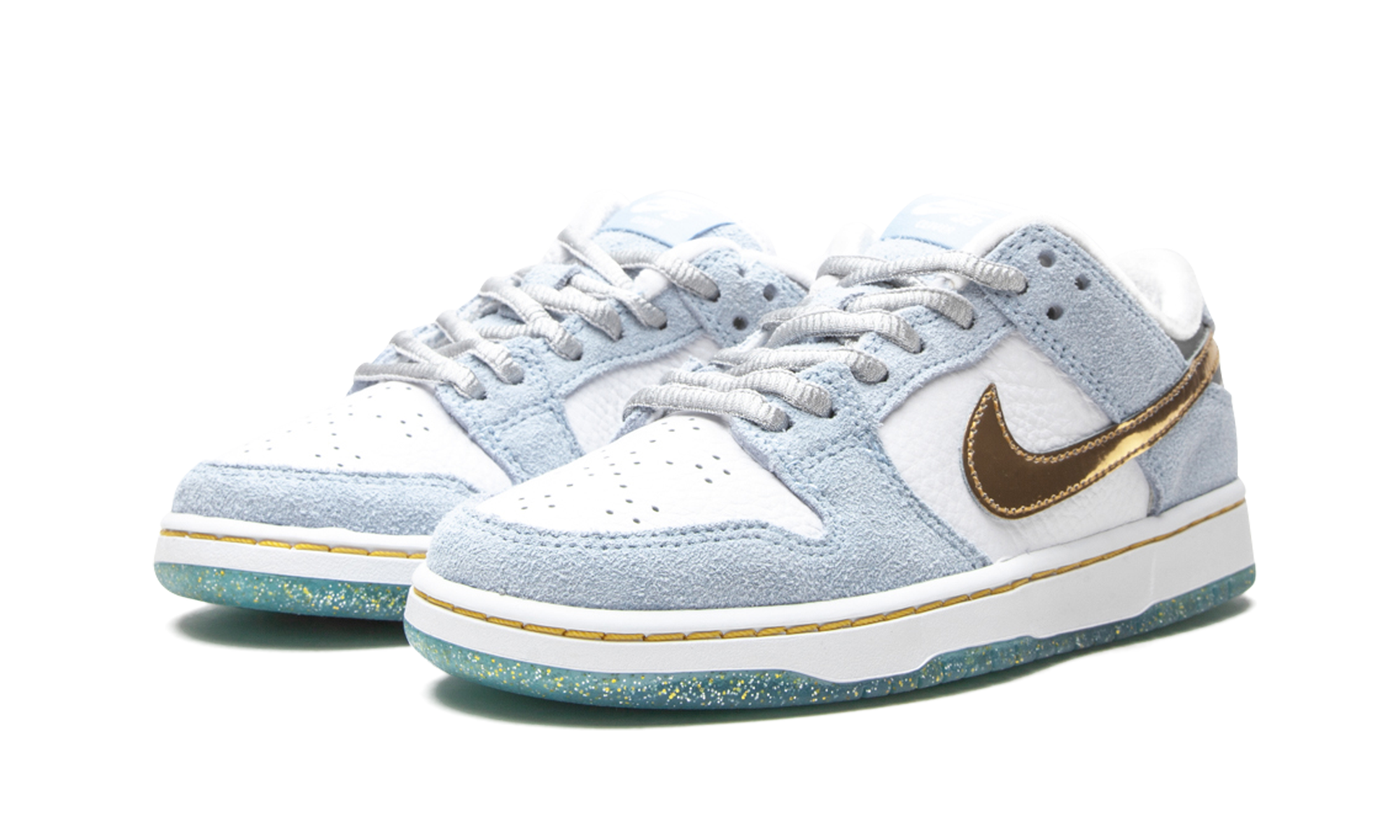 SB Dunk Low PS "Sean Cliver - Holiday Special" DJ2519 400