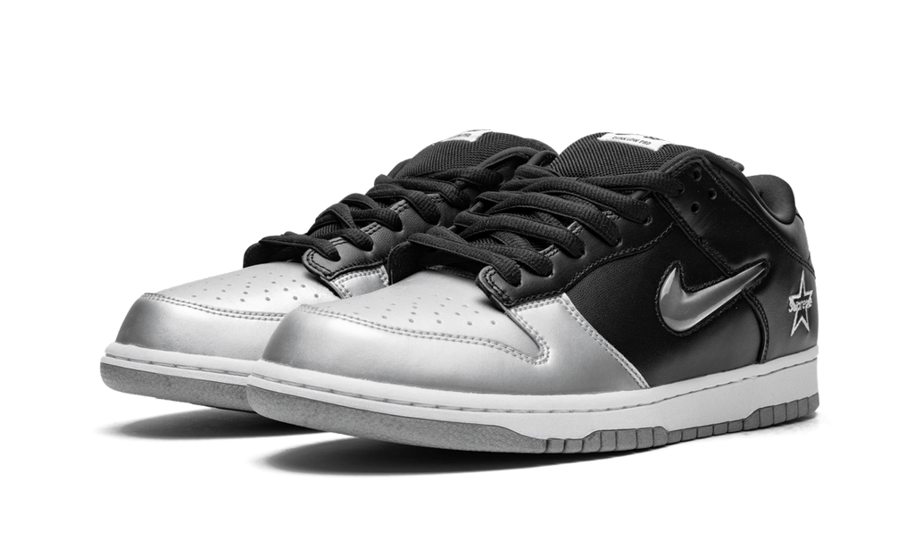 SB Dunk Low OG QS "Supreme - Jewel Swoosh Silver/Black" CK3480 001