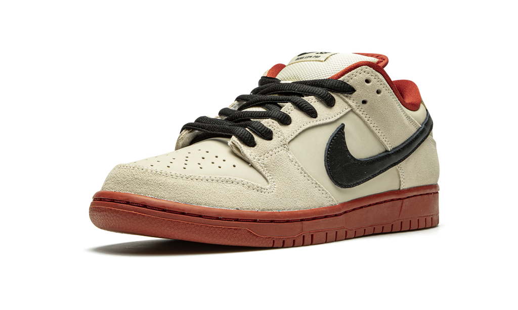 SB Dunk Low Pro "Hennessy" BQ6817 100