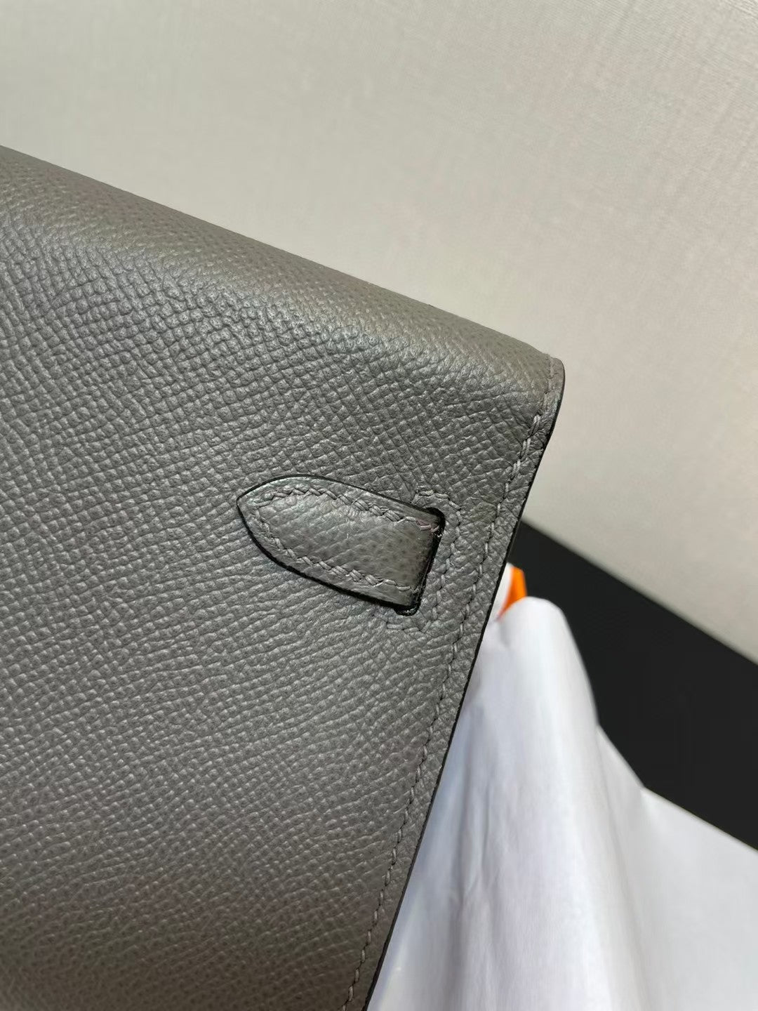 HERMES KELLY CLASSIQUE TO GO WALLET EPSOM 20 IN GREY WITH GOLD HARDWARE