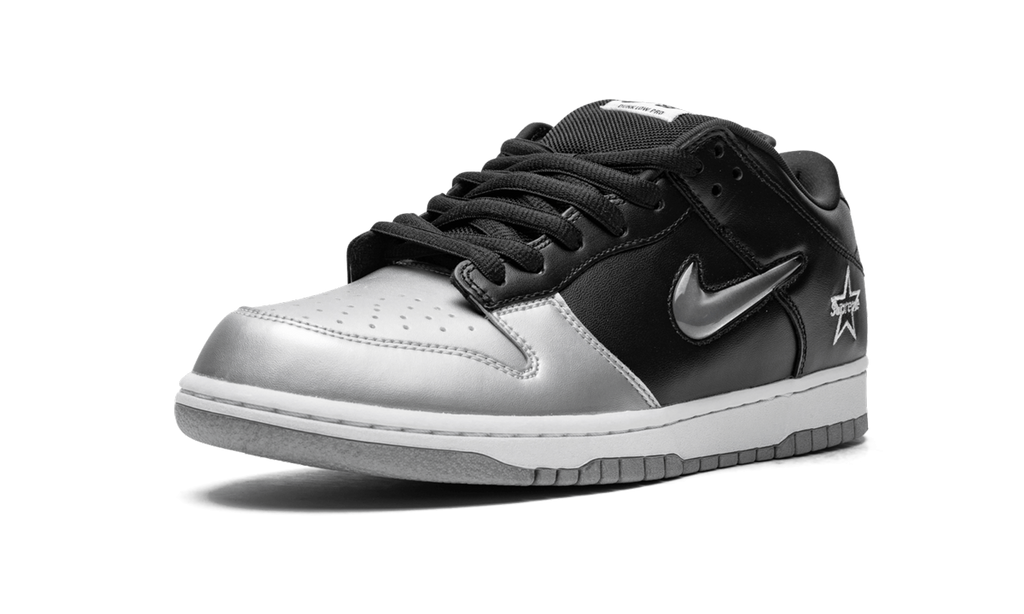 SB Dunk Low OG QS "Supreme - Jewel Swoosh Silver/Black" CK3480 001
