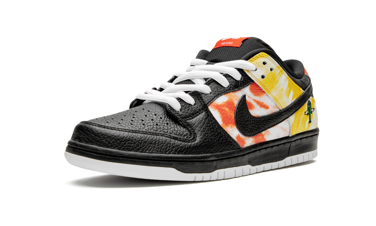 SB Dunk Low "Tie-Dye Rayguns 2019 - Black" BQ6832 001