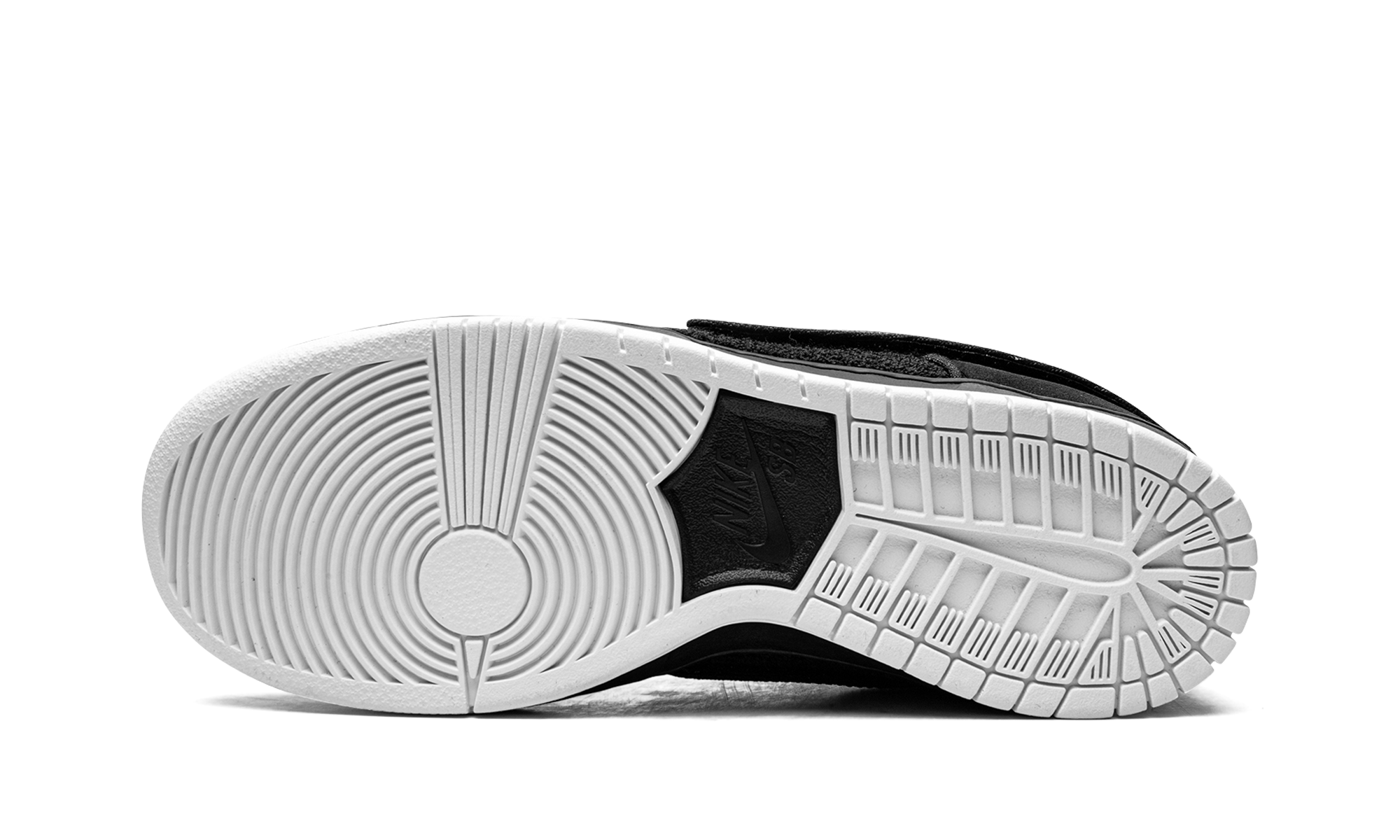 SB Dunk Low "Gnarhunters" DH7756 010