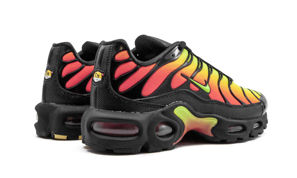 AIR MAX PLUS TN SE MNS WMNS "Black Volt Solar Red" AQ9979 001